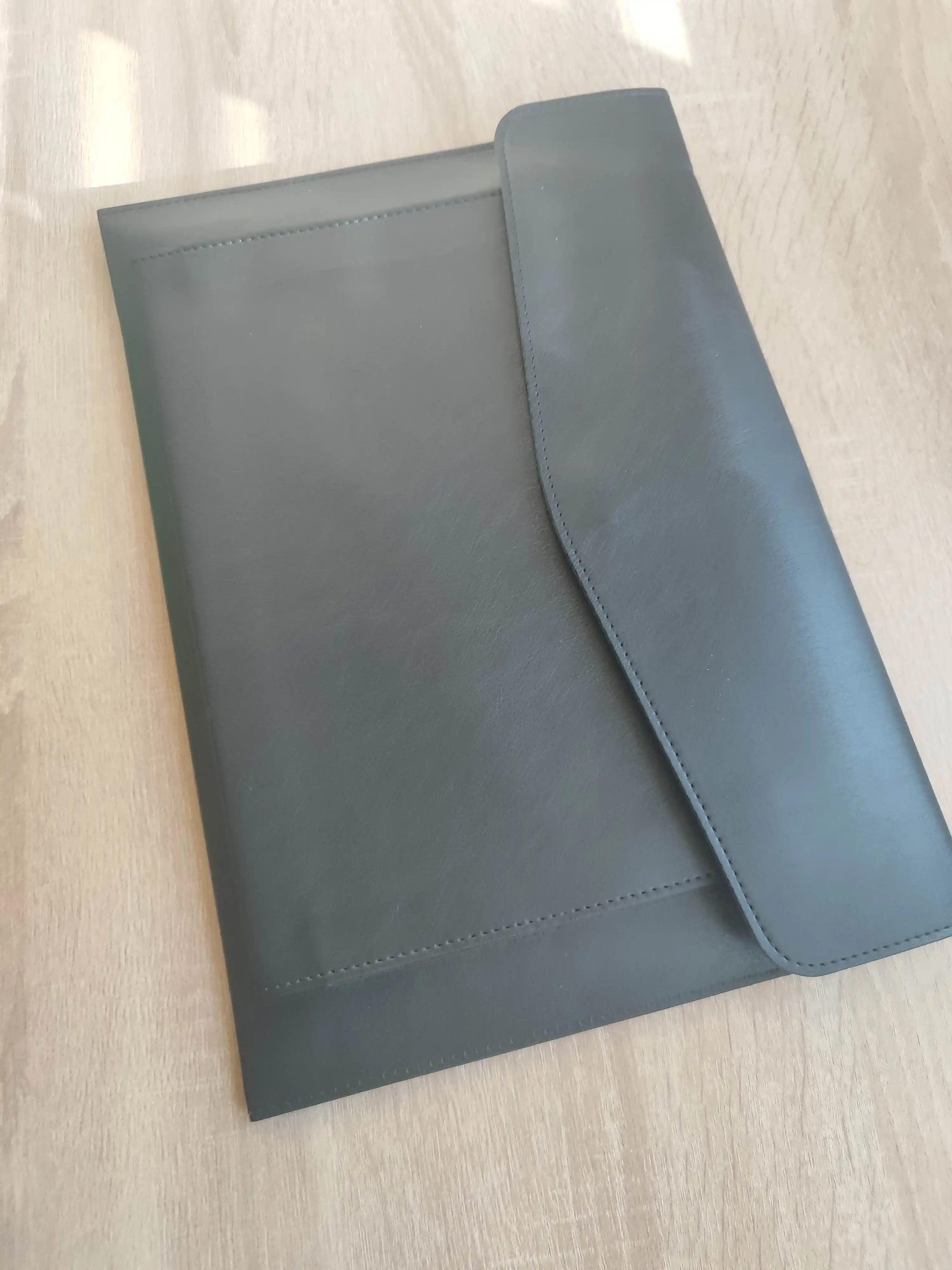 A4 formatdagi hujjatlar uchun papka, g‘ilof, qog‘ozlar va iPad (Air / Pro 11) uchun kanselyariya papkasi
