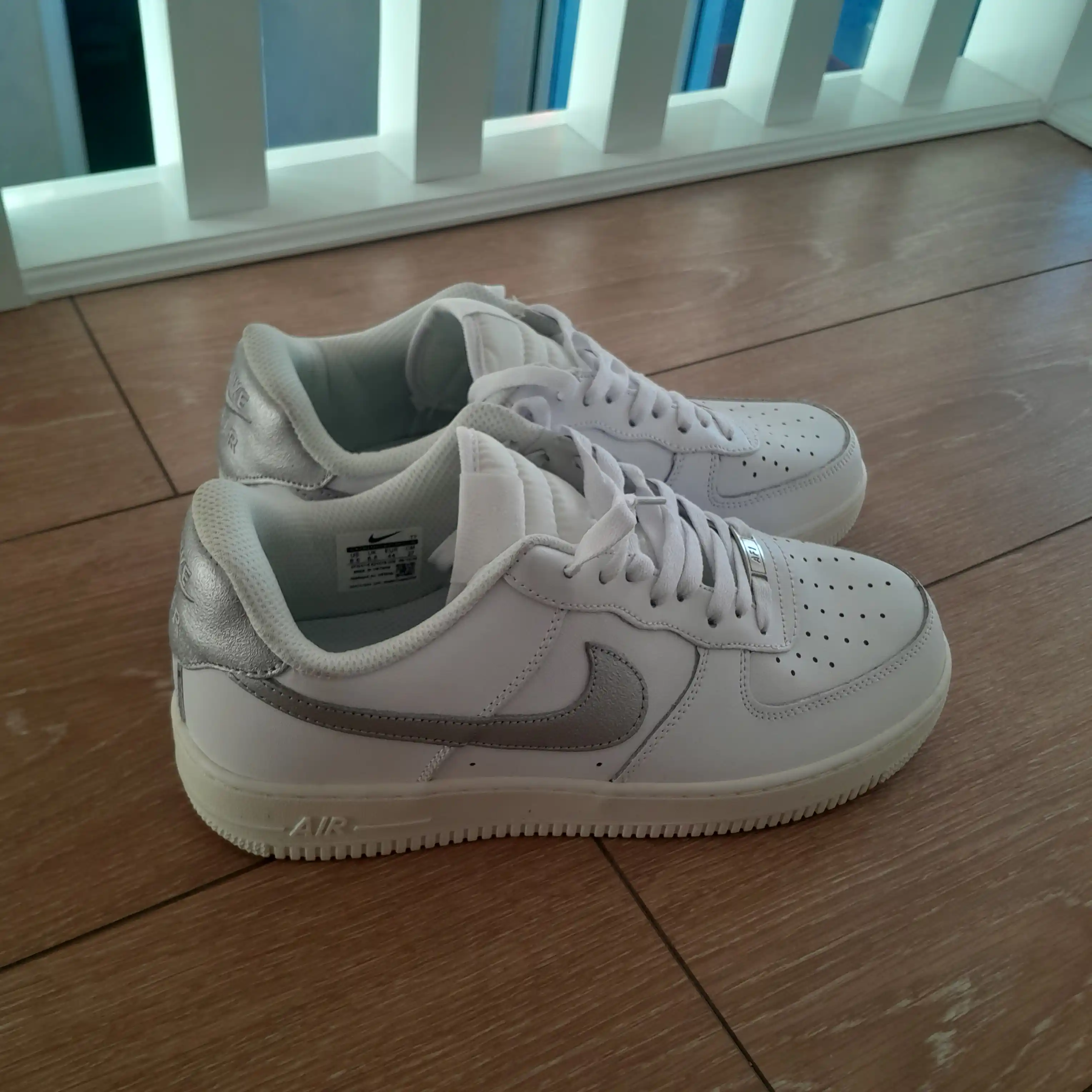 Erkaklar, ayollar va o‘smirlar uchun sport krossovkalari Nike Air Force 1, o'lchami 36-44
