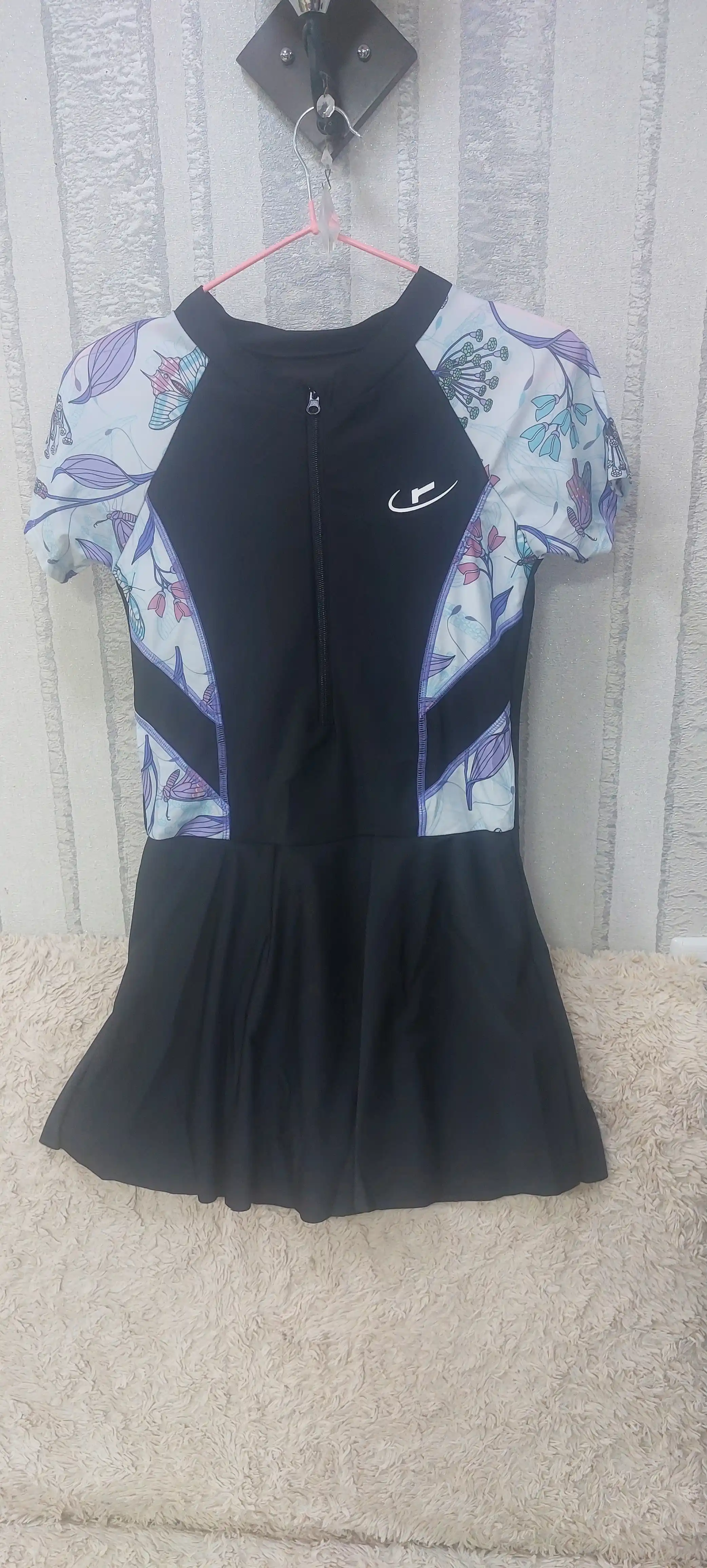 Ayollar uchun ikki qismli ko'ylak va sho'rtikli cho'milish kiyimi,  L-44,46, XL-46,48