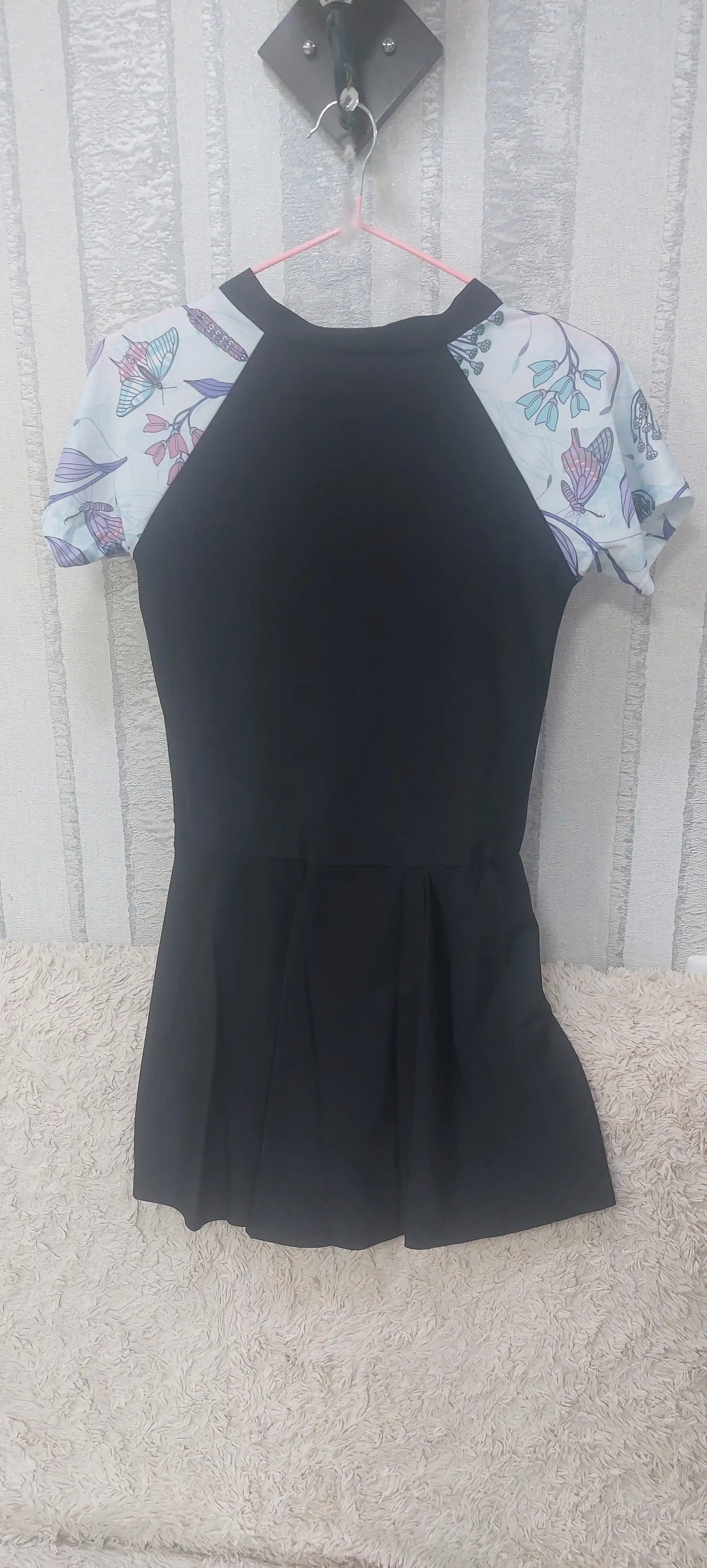 Ayollar uchun ikki qismli ko'ylak va sho'rtikli cho'milish kiyimi,  L-44,46, XL-46,48