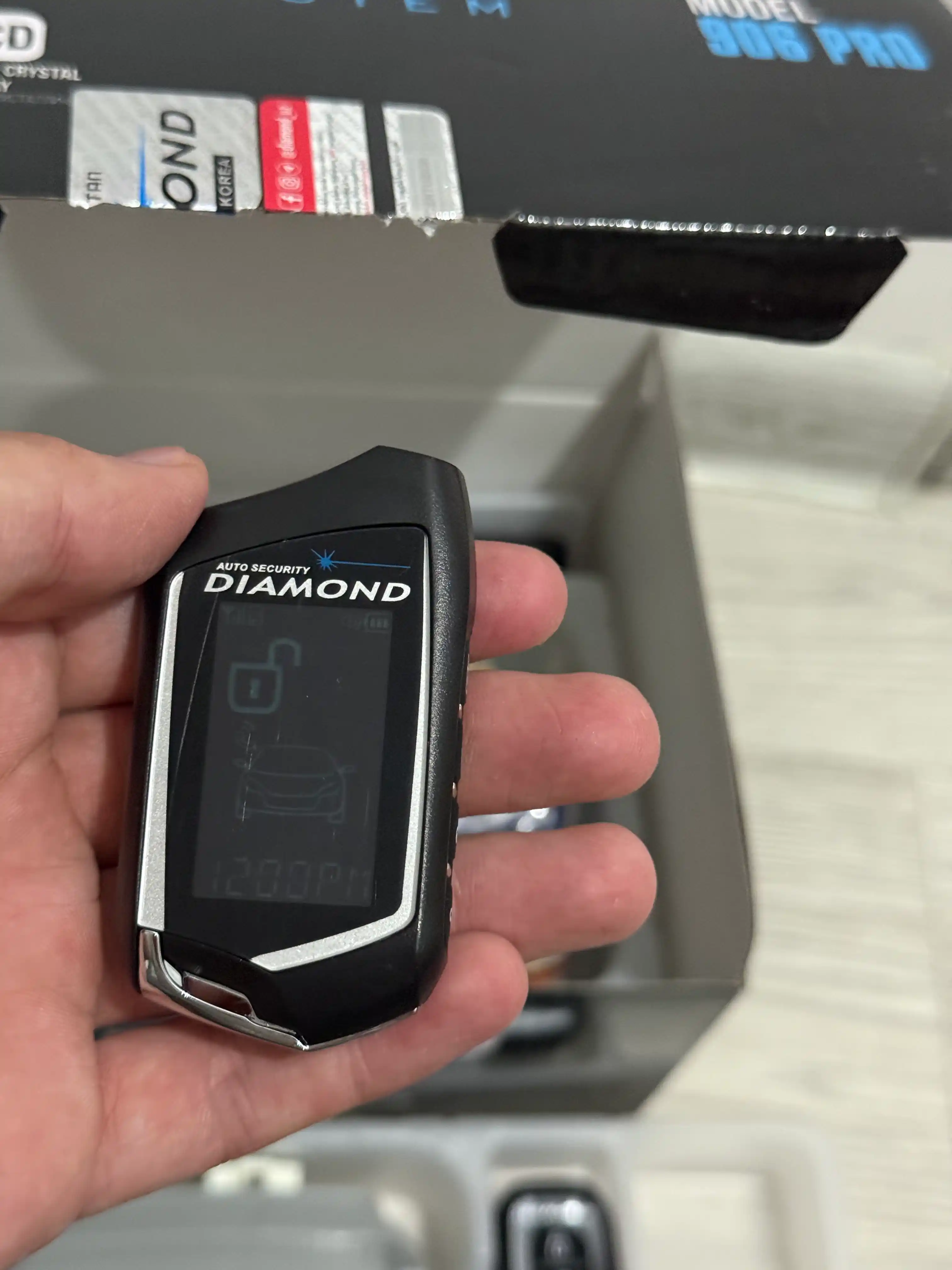 Пульт автомобильной сигнализации DIAMOND 906