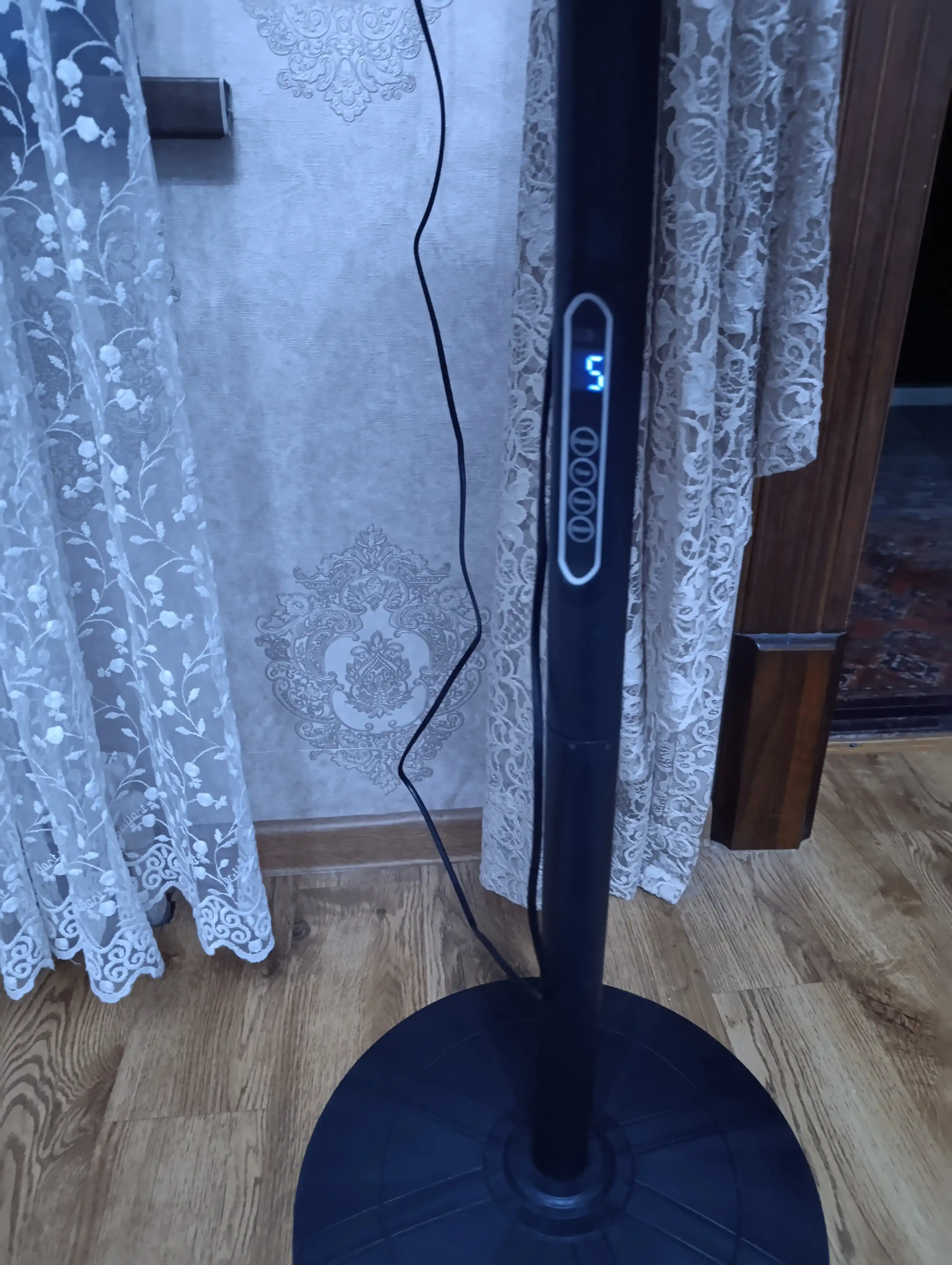 Вентилятор напольный с пультом Aiwa FA02, 8 скоростей LED-дисплеем, таймером, 40 см, IP60