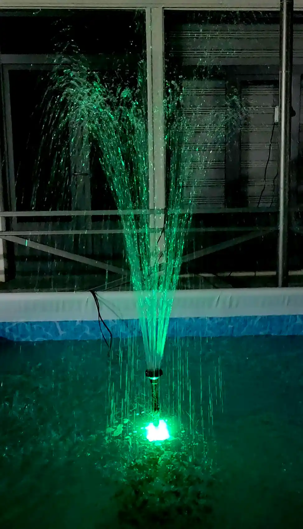 SOBO LED yoritgichli favvora nasosi  3500/soat  Suvni 3 metrgacha ko‘taradi