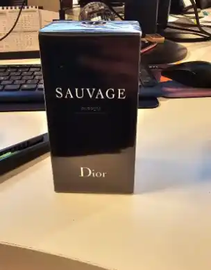 Парфюмерная вода для мужчин Sauvage, подарочный, 100 мл