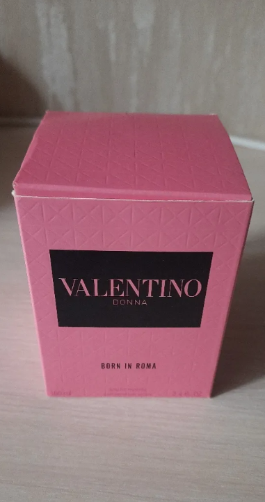 Женские духи Valentino BORN IN ROMA DONNA 100мл ноты мандарина