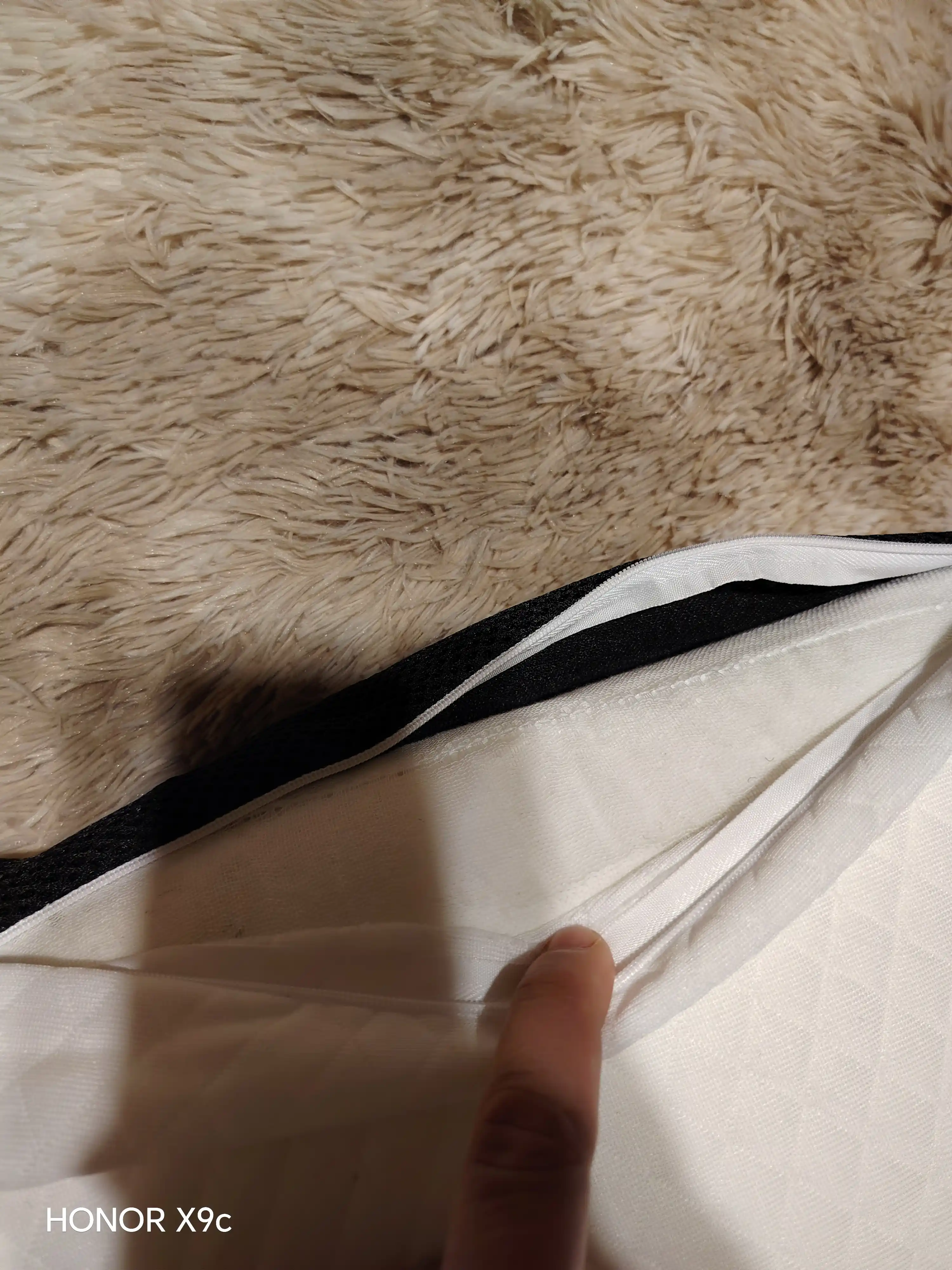To‘plamda 1-2 ta ortopedik yostiq, Memory Foam 65x40 sm o‘lchamdagi anatomik uyqu yostig‘i