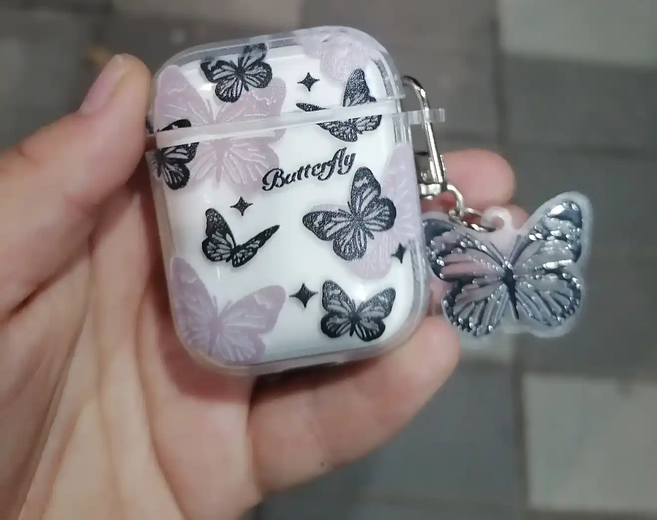 Стильный чехол для AirPods Pro, AirPods Pro 2, AirPods 3, AirPods 4 с карабином
