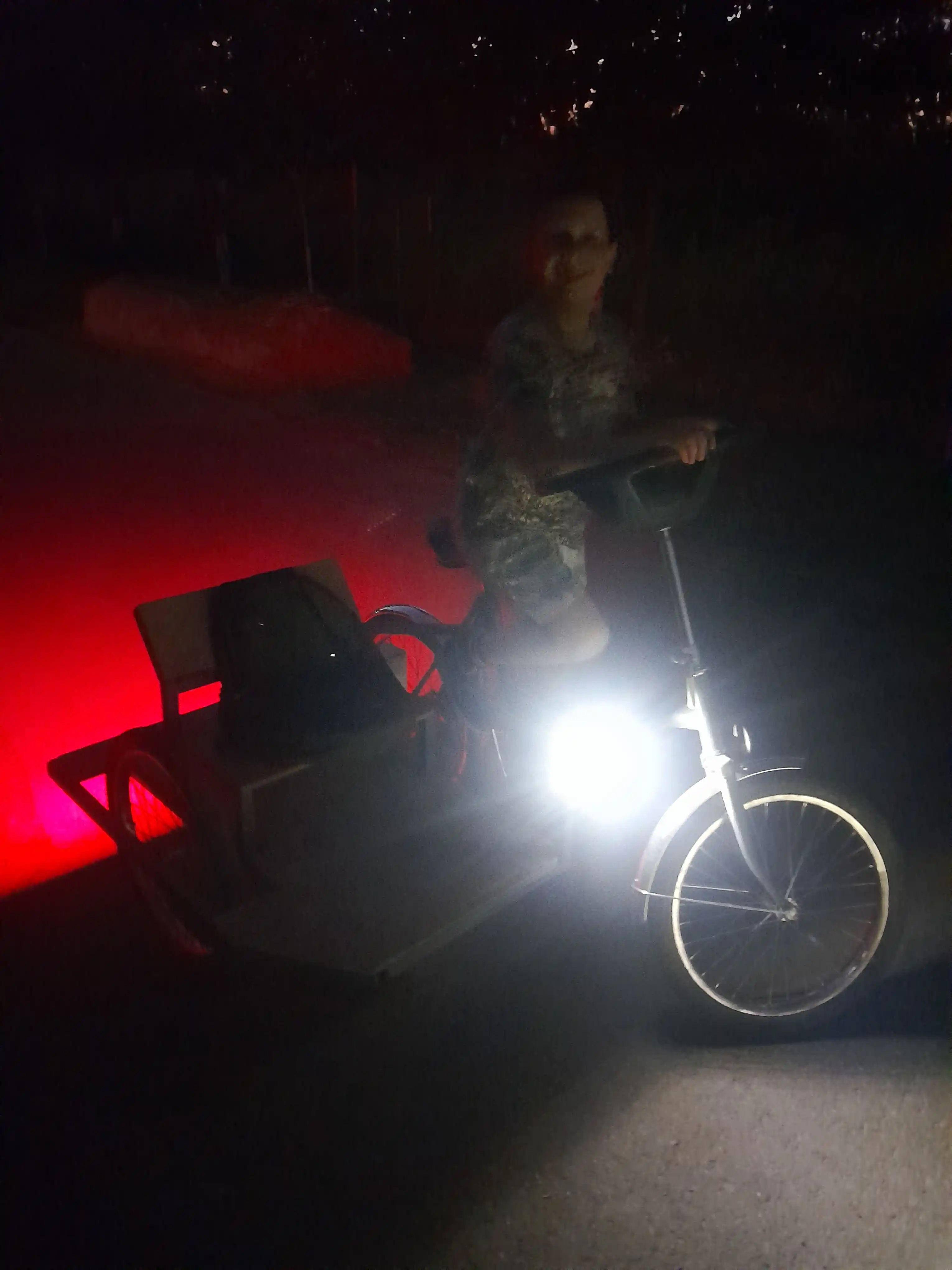 Skuter va moped uchun LED fara – 18 diodli kuchli projektor