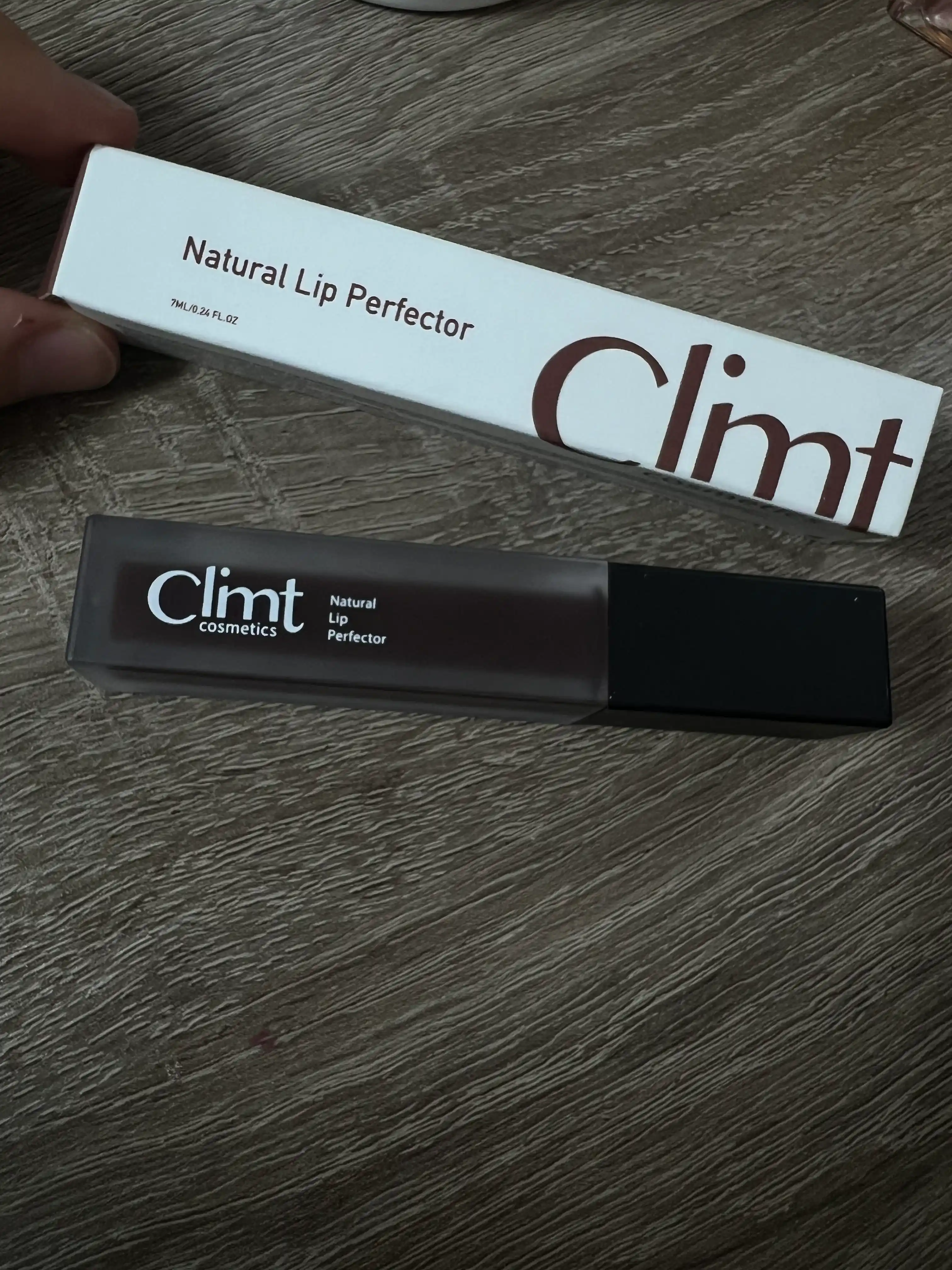 Climtcosmetics namlantiruvchi lab yaltirog‘i