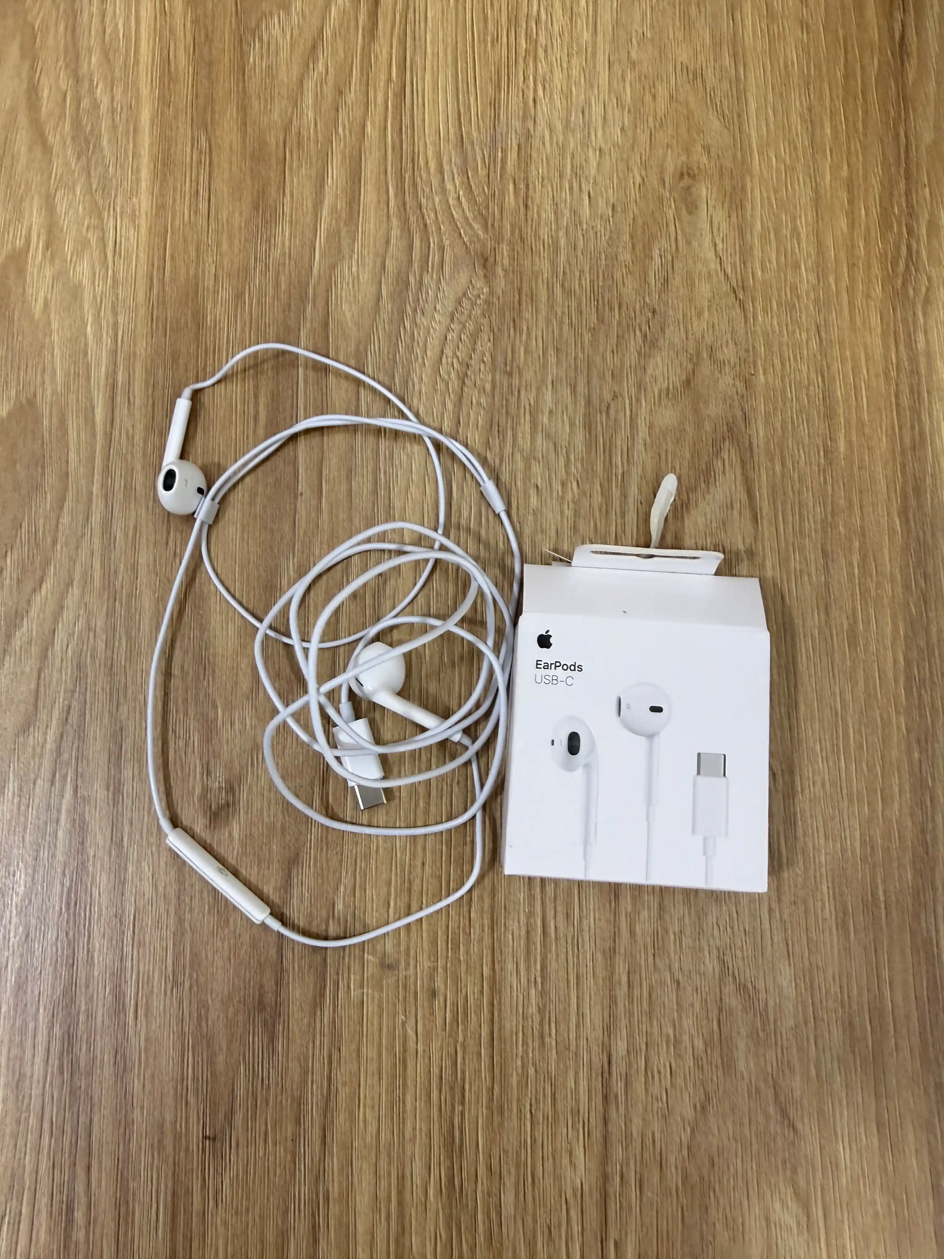 Apple EarPods ORG Lightning / USB-C — проводные наушники с микрофоном и пультом управления
