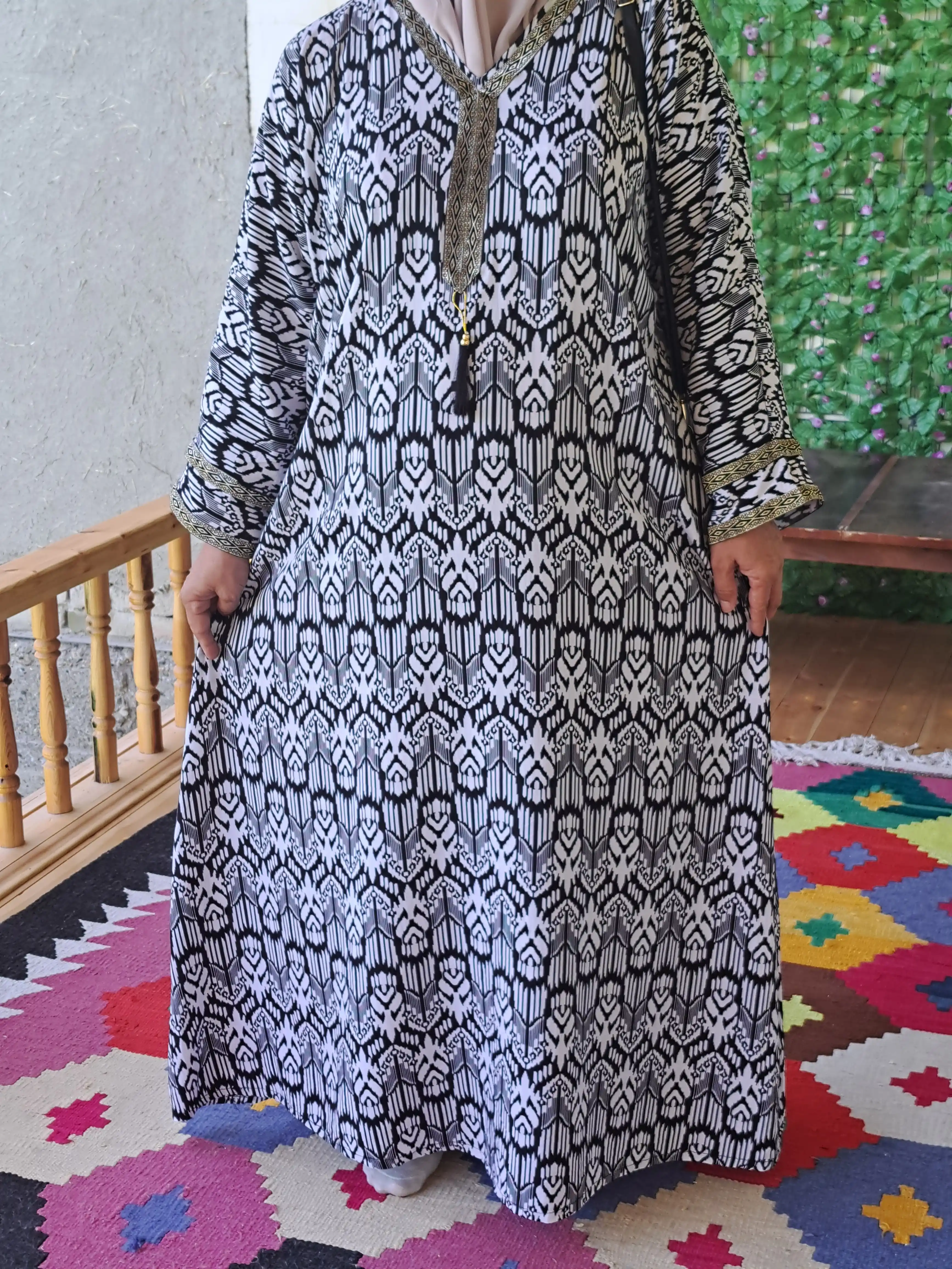 Ayollar uchun zamonaviy Abaya – nafis, qulay va keng fason, 52–60 O'lcham