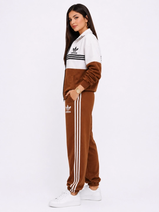 Ayollar sport kostyumi jigarrang oq ikki qismli zip olimpiyka va shim oversize