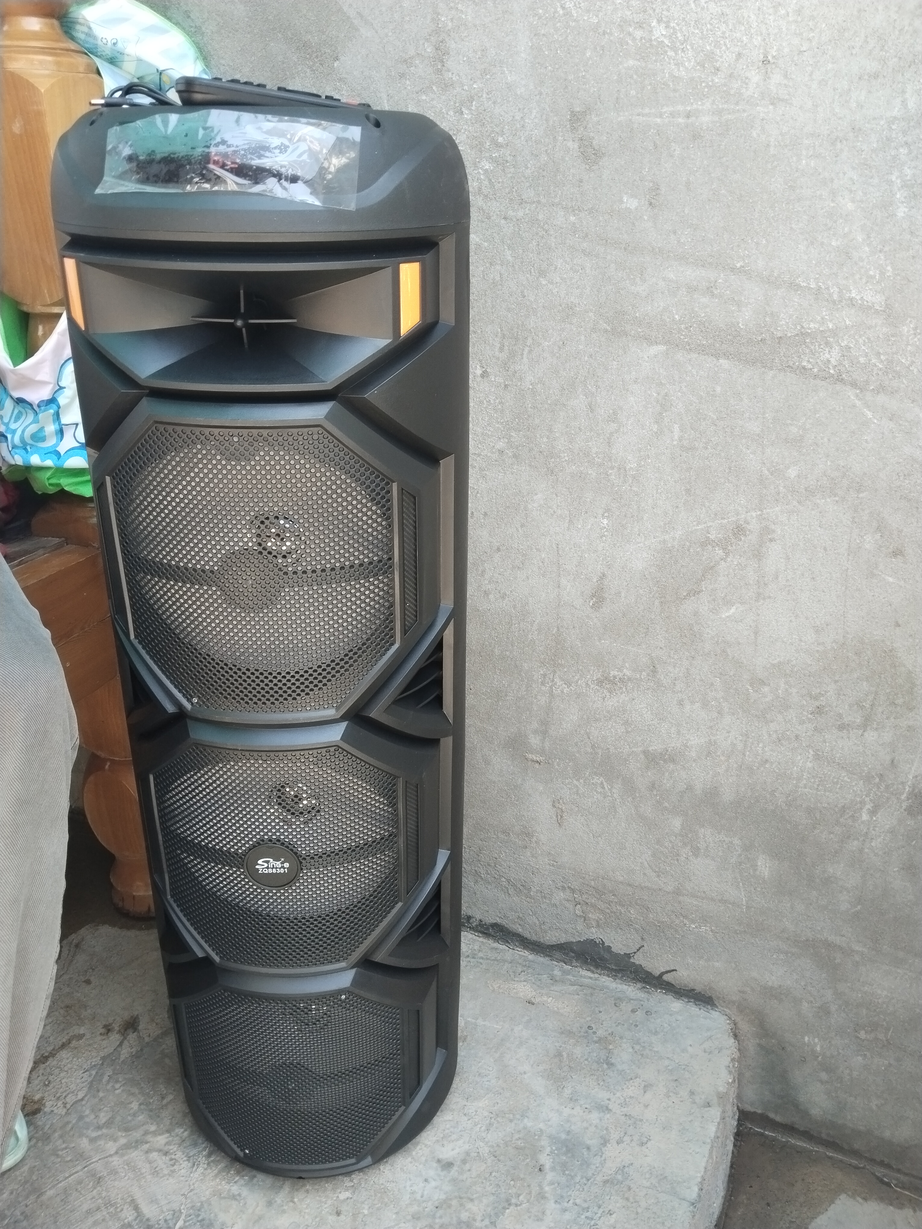 Bluetooth ZQS 8301 — 8308-большая музыкальная колонка, беспроводной микрофон