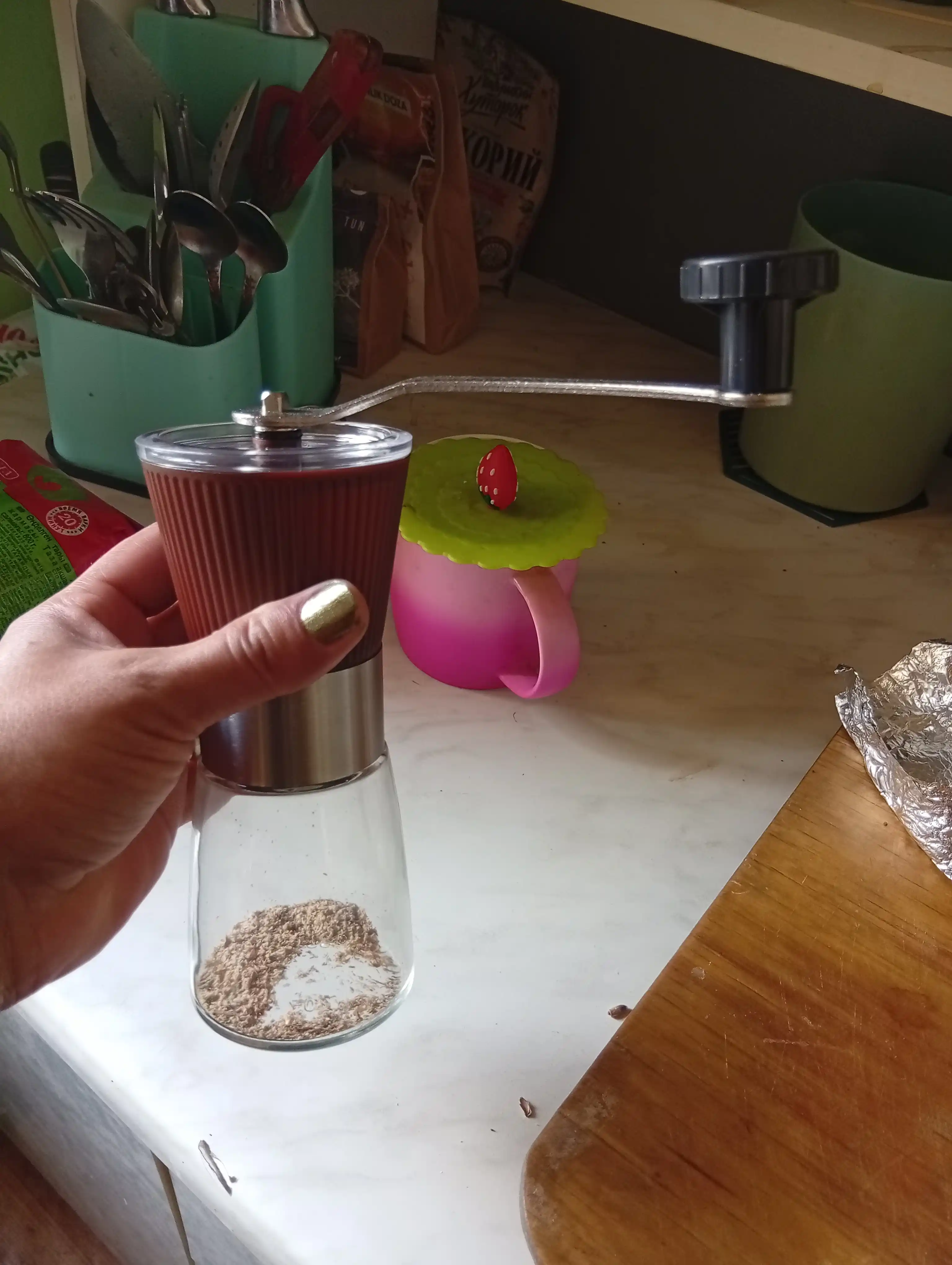 Qahva va ziravorlar uchun mexanik qoʻl qahva maydalagichi, 160 ml