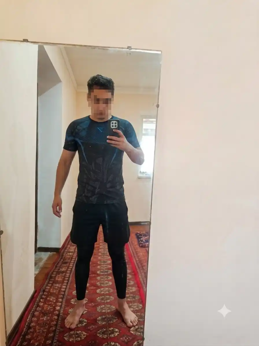 Erkaklar uchun sport, fitnes uchun kompression-rashgard futbolkasi