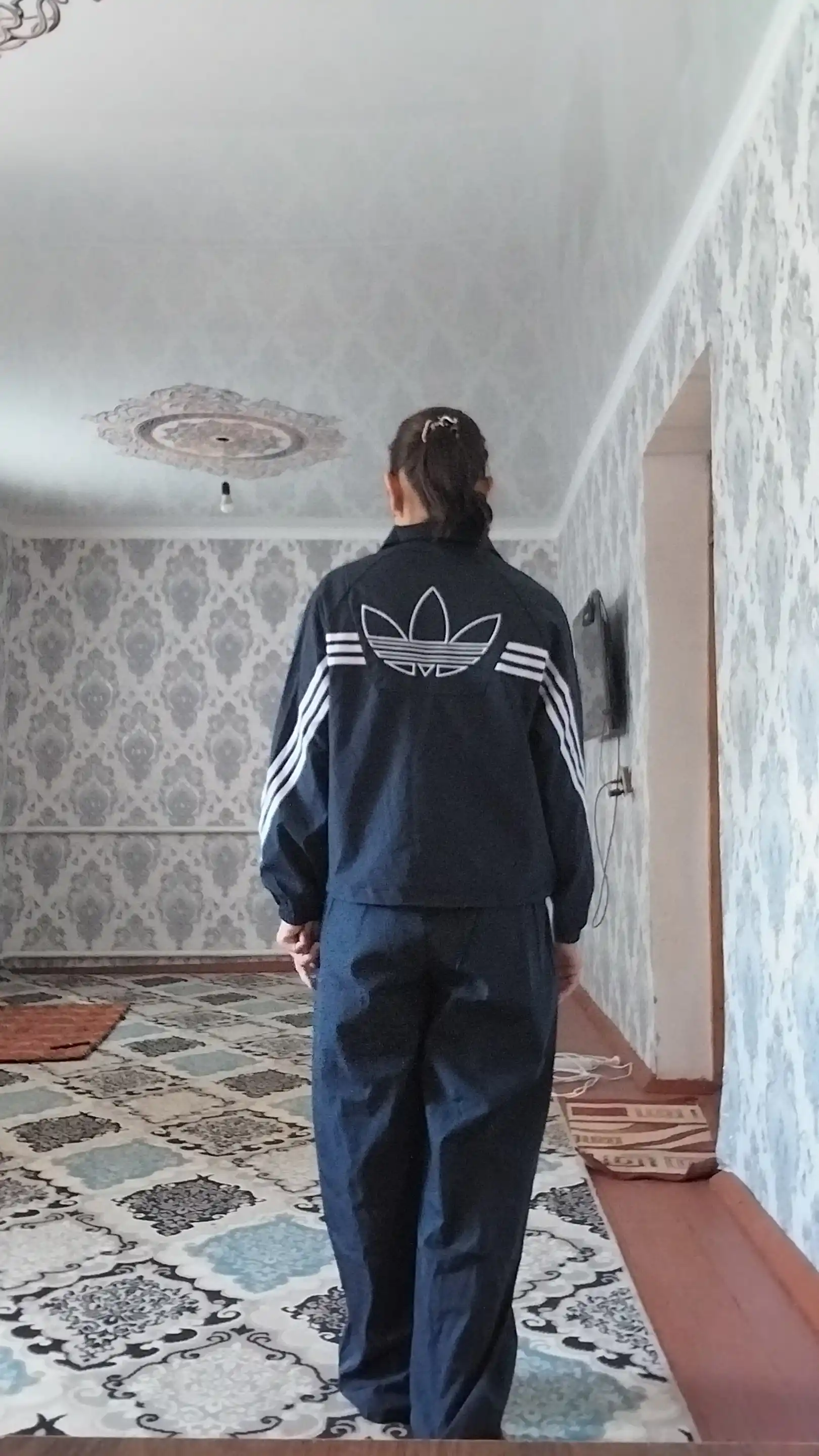 Ayollar sport kostyumi, bahor-kuz, plashli matodan, yengil kostyum, kurtka + shim, 48-54