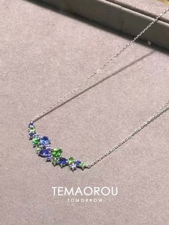 Ayollar taqinchoqlari, marjon, zirak, choker, braslet, bijuteriya, taqinchoqlar to‘plami
