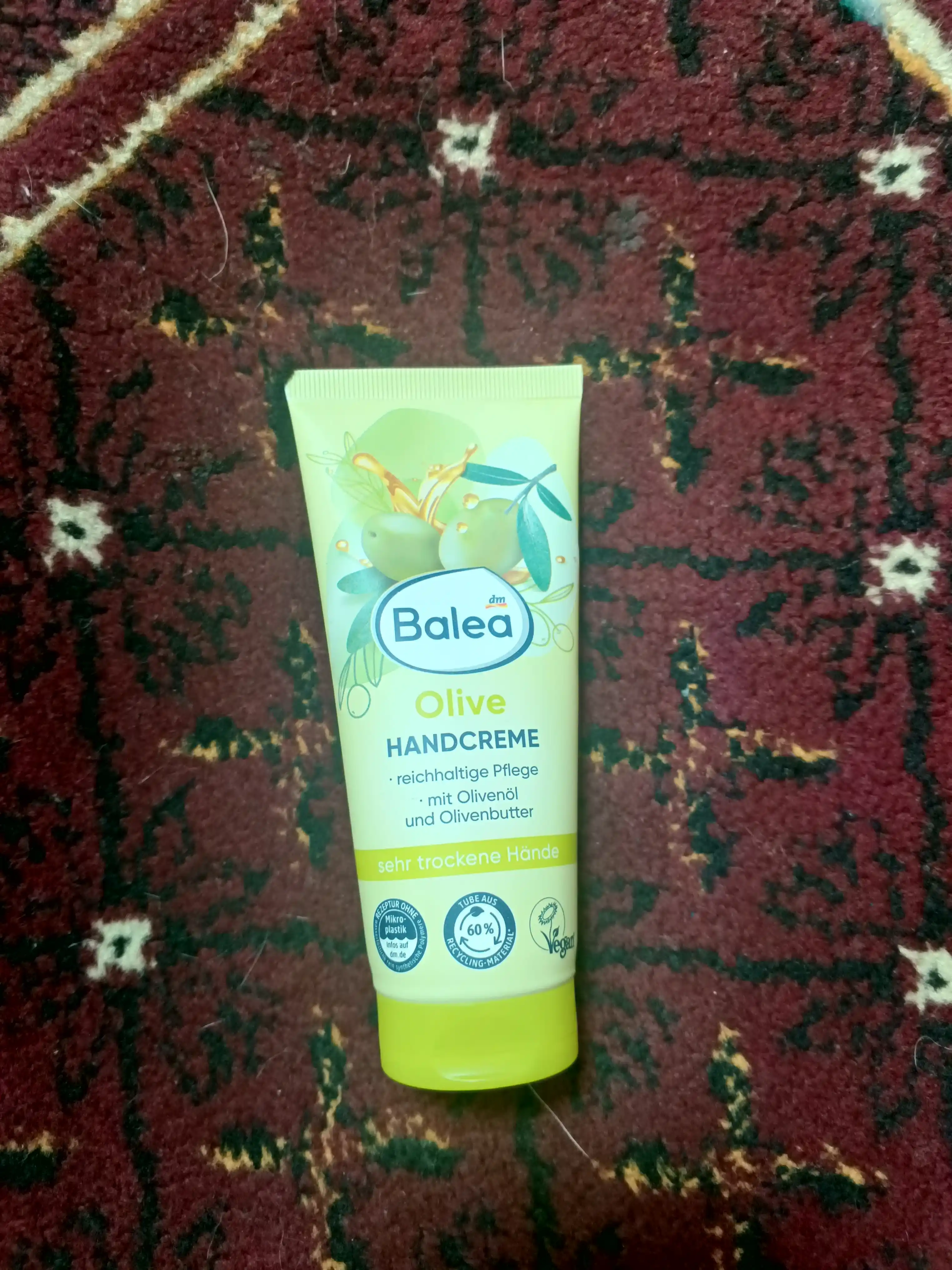 Balea qo'l kremi, namlantiruvchi va oziqlantiruvchi krem, quruq teri uchun qo'l parvarishi