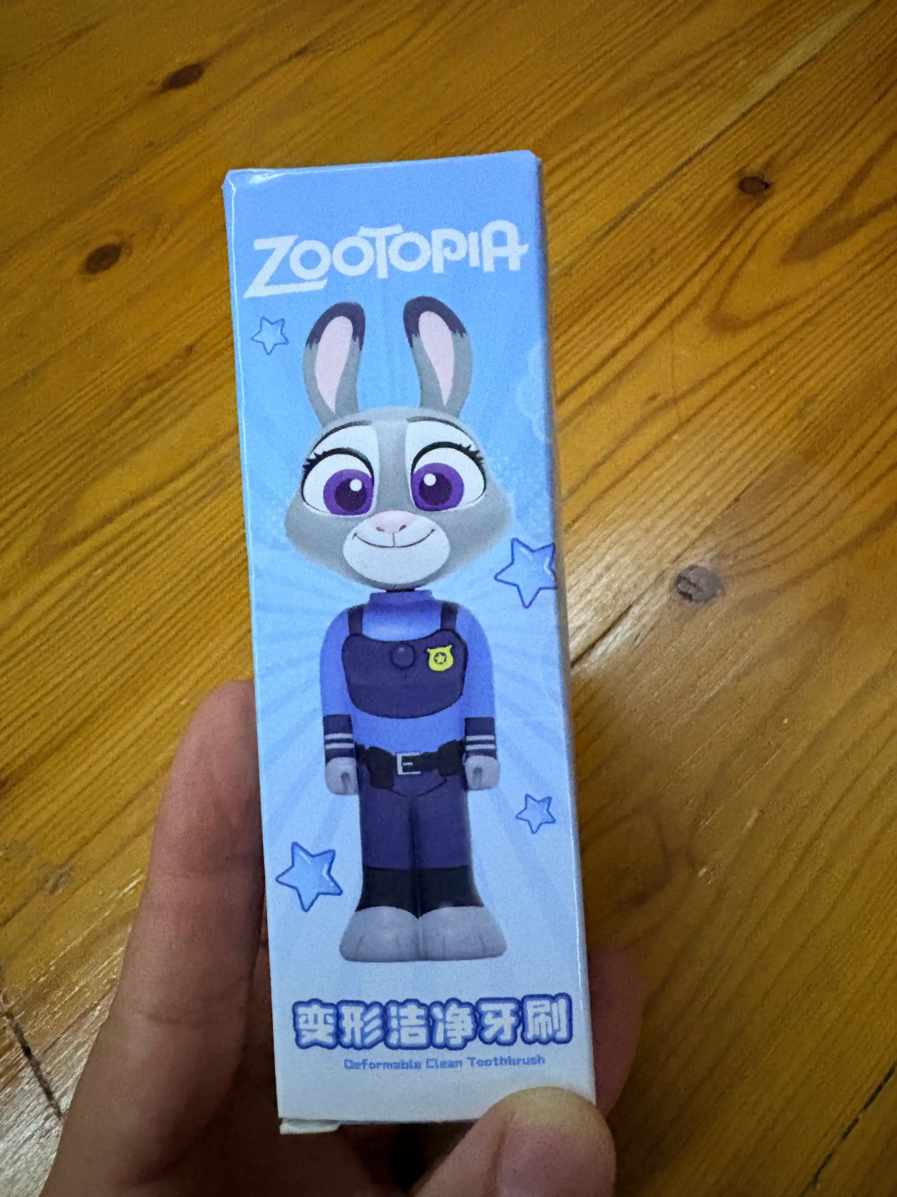 Zootopia multfilmi qahramoni ko‘rinishidagi bolalar tish cho‘tkasi