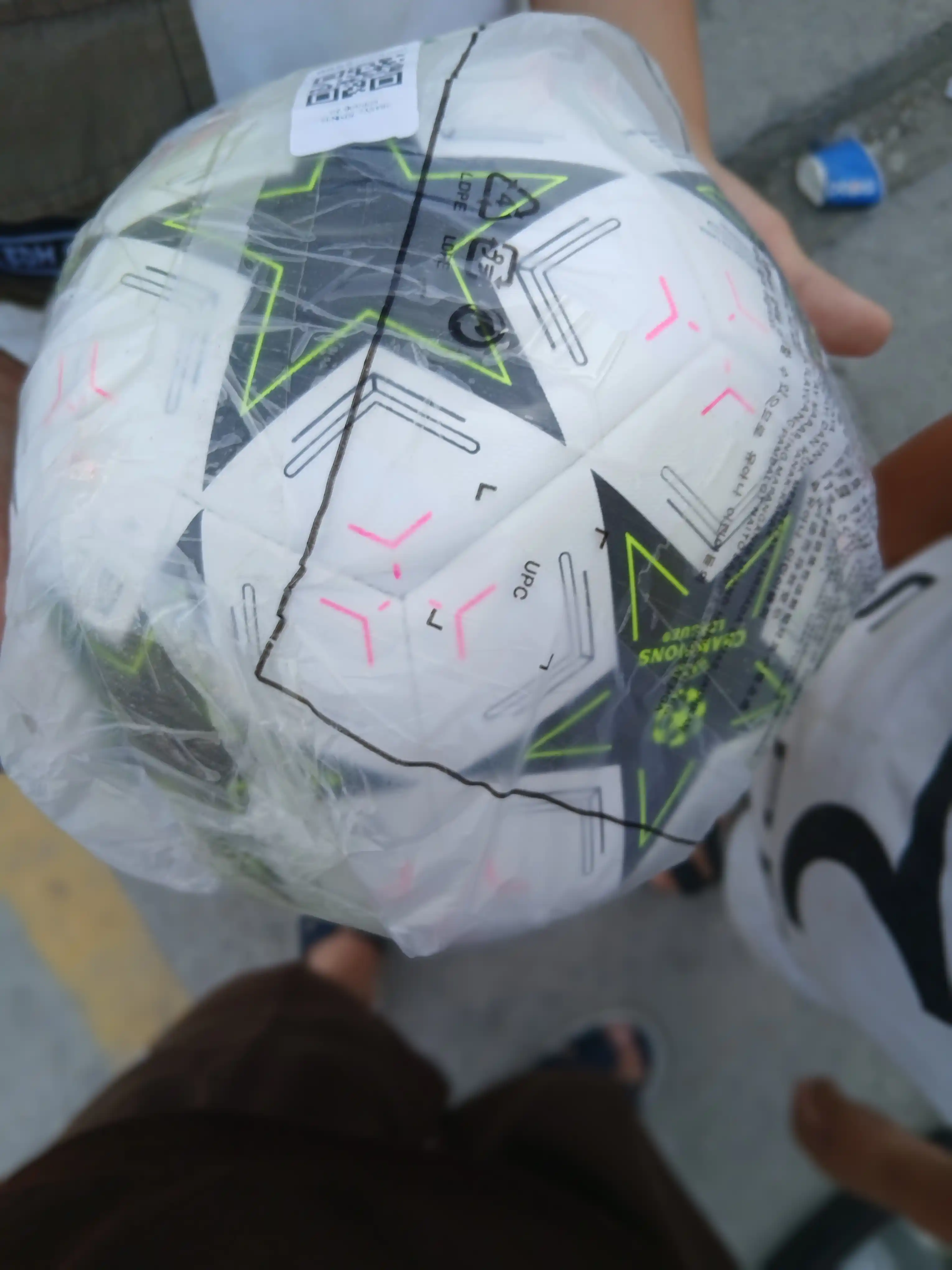 Futbol to‘pi to‘plam bilan (nasos, sumka, to‘r, igna), o‘yin va mashg‘ulotlar uchun