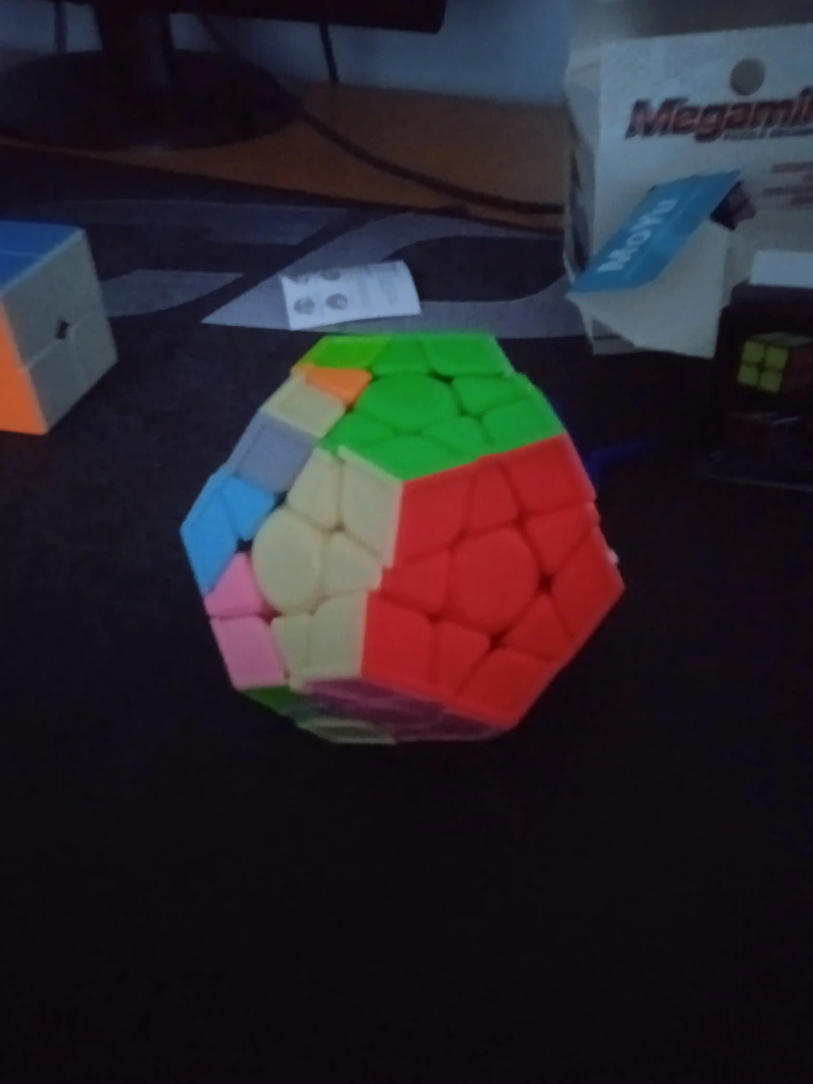 "Megamix" kubik rubik boshqotirmasi - rivojlantiruvchi,stressga qarshi o‘yinchoq