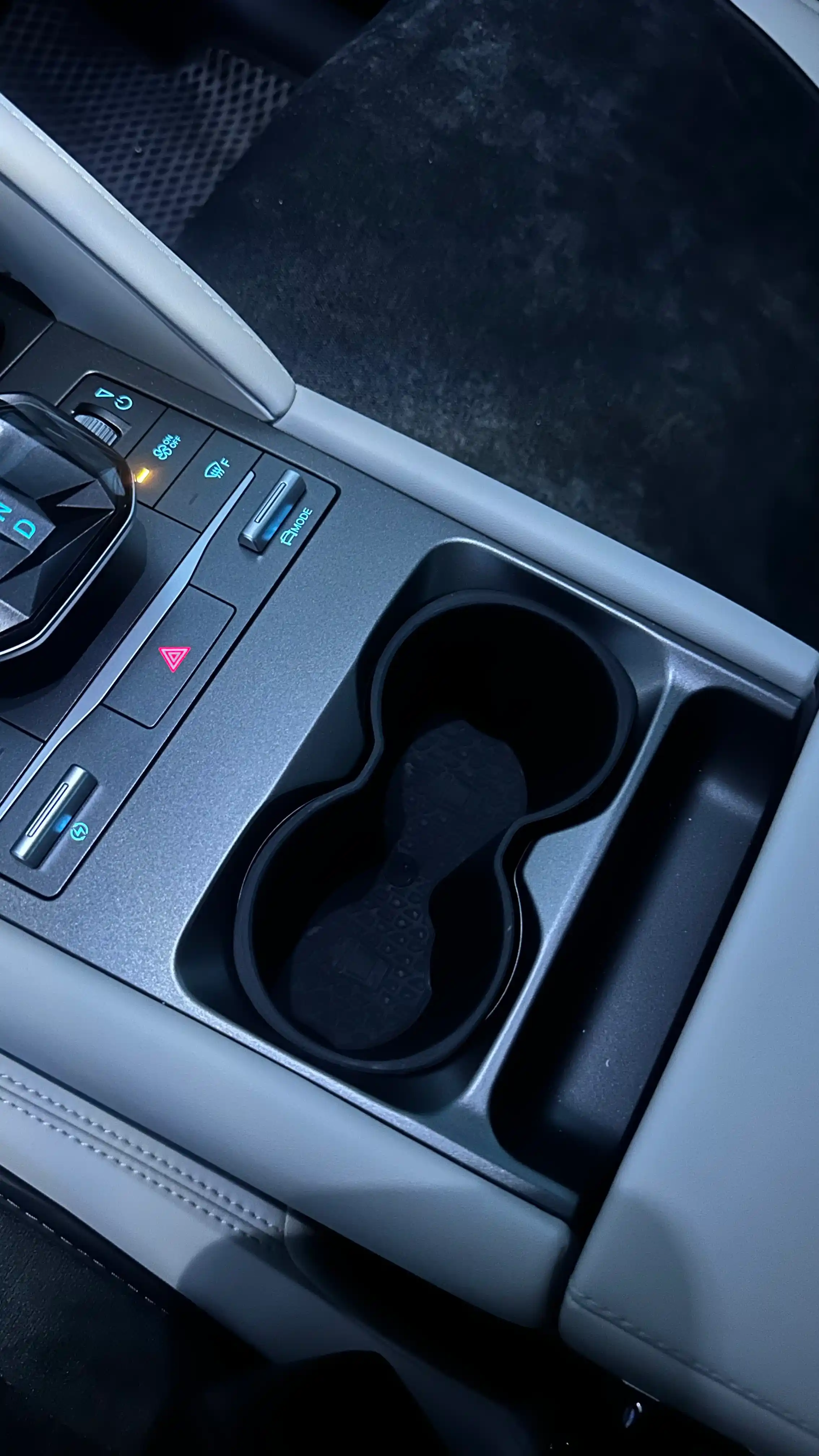 Накладка в подстаканник для BYD Yuan Up