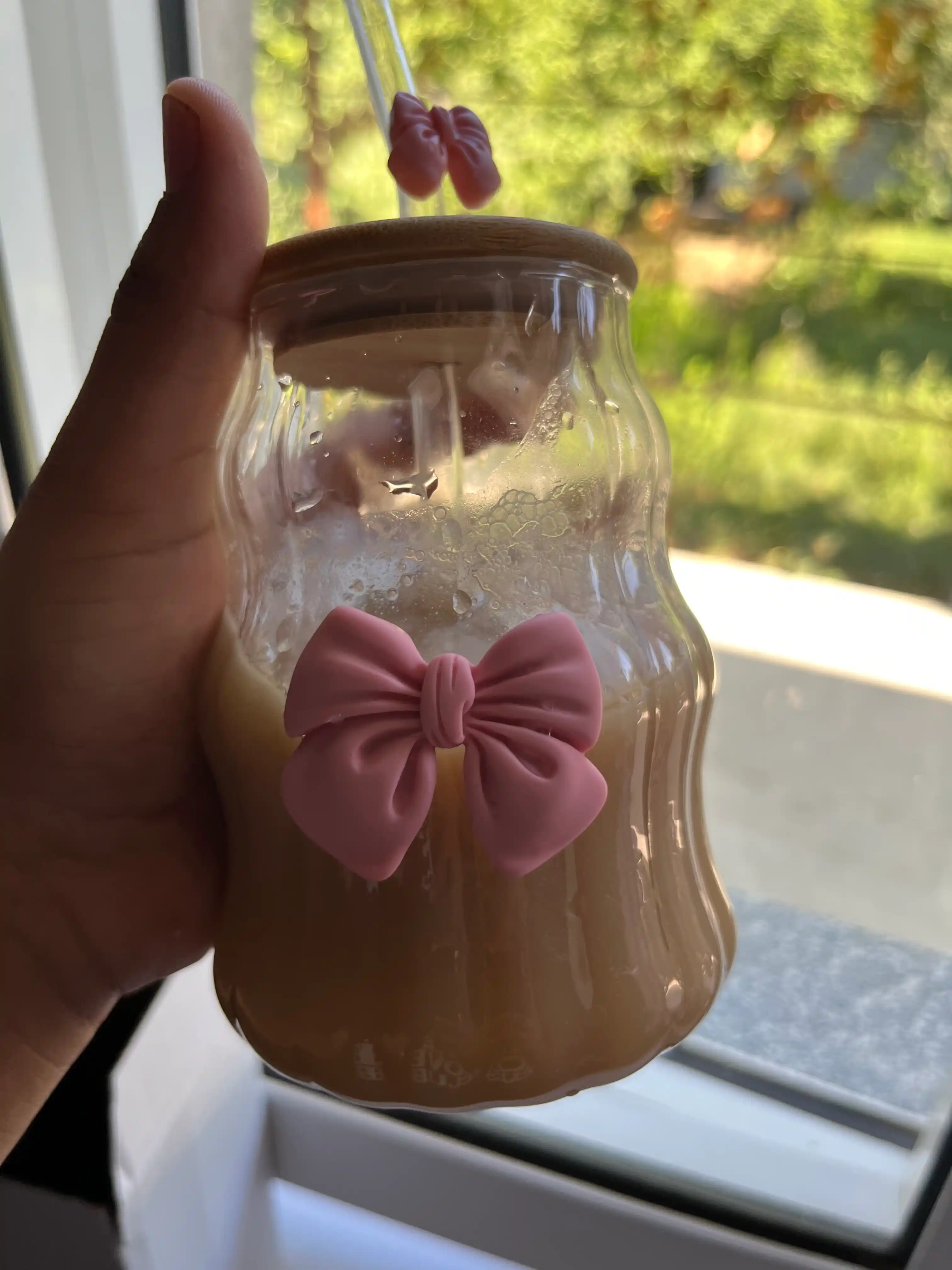 Стеклянная банка для напитков с трубочкой и бамбуковой крышкой