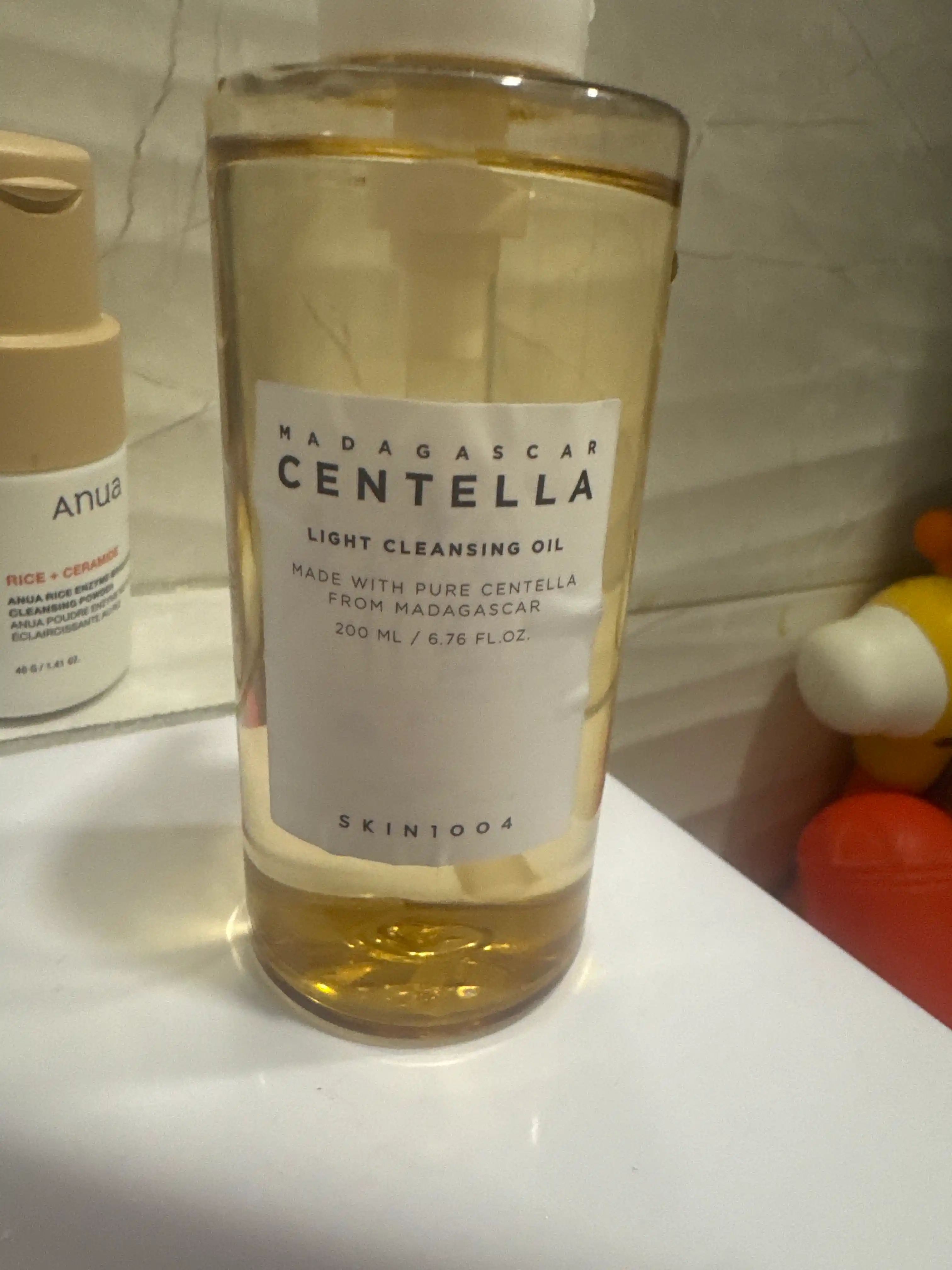 Sentella ekstrati bilan yengil gidrafil yog' SKIN1004 Madagascar Centella  Cleansing Oil