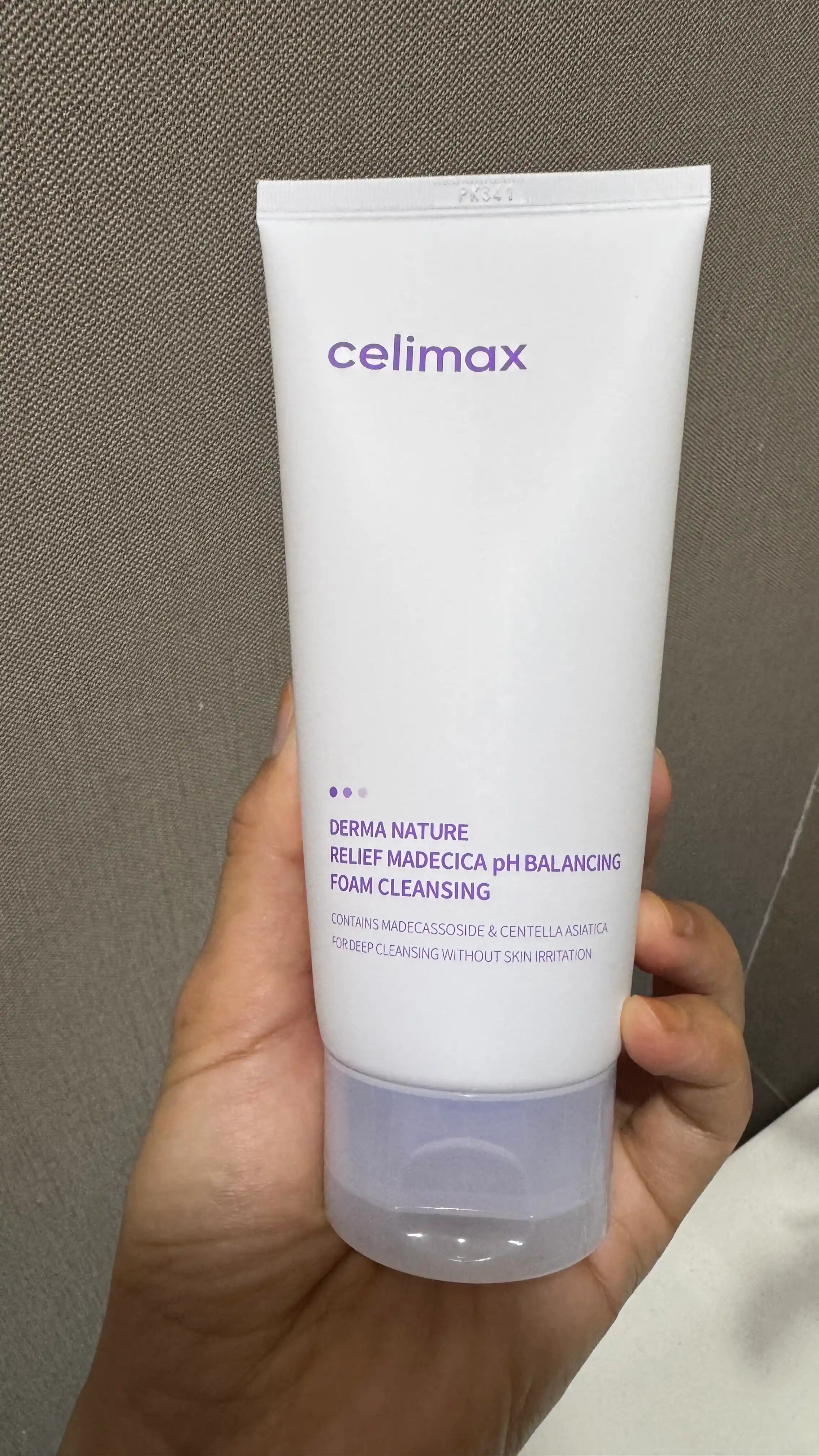 Celimax Centella va Madecassoside bilan pH muvozanatli yuz yuvish ko‘pigi
