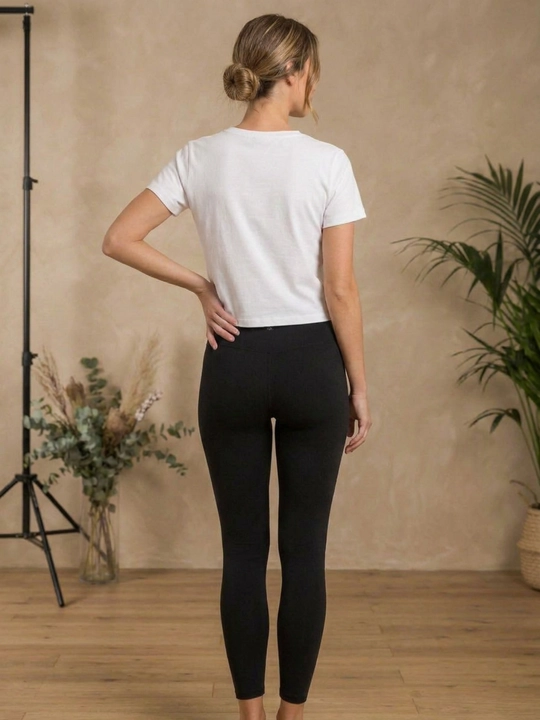 Ayollar uchun qisqa (crop) futbolka, 100% paxta, bazaviy model
