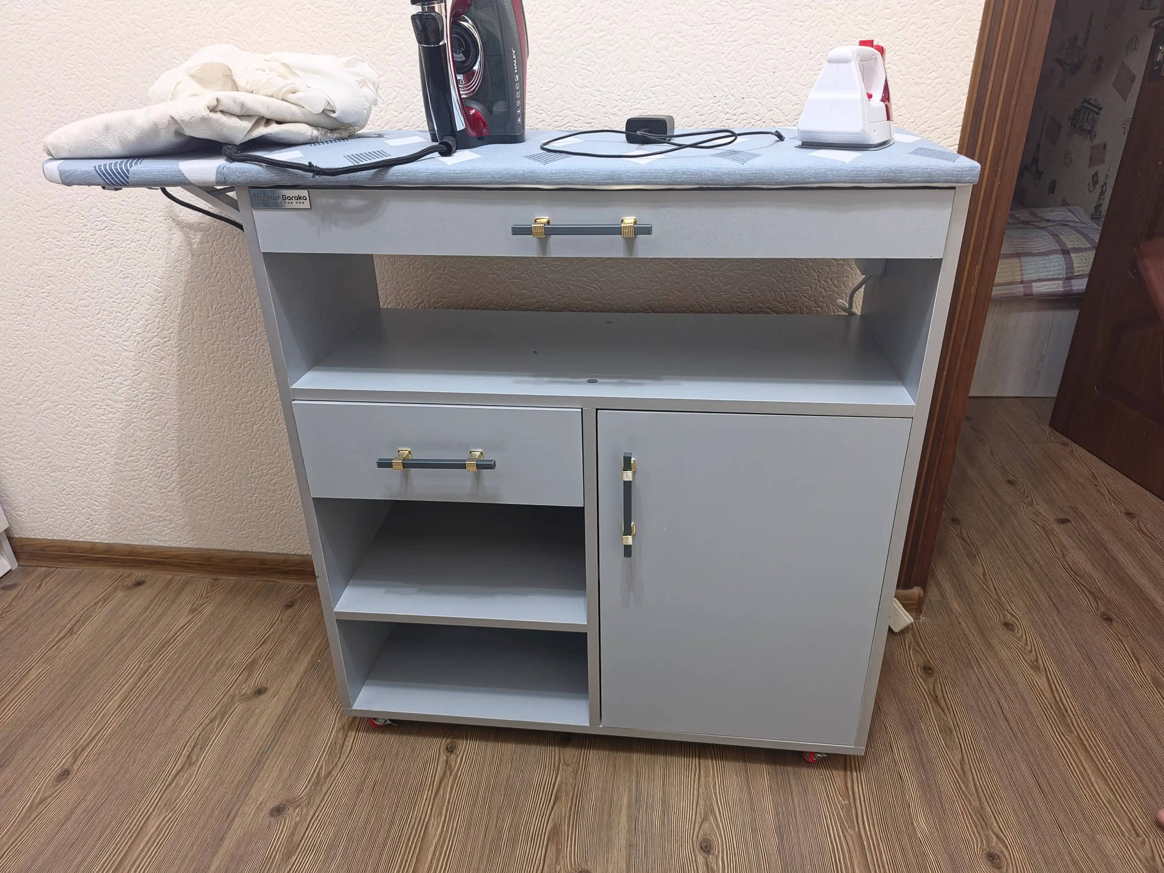 Ko‘p funksiyali  Dazmol shkafi, polkasi, tortma sushilkasi,  komod, roliki, 5-tasi 1 da