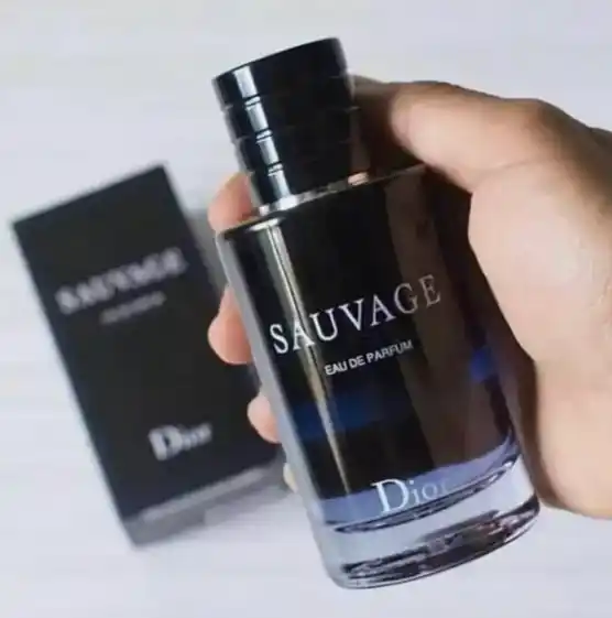 Мужская парфюмерная вода Dior Sauvage, 100 мл, насыщенный аромат