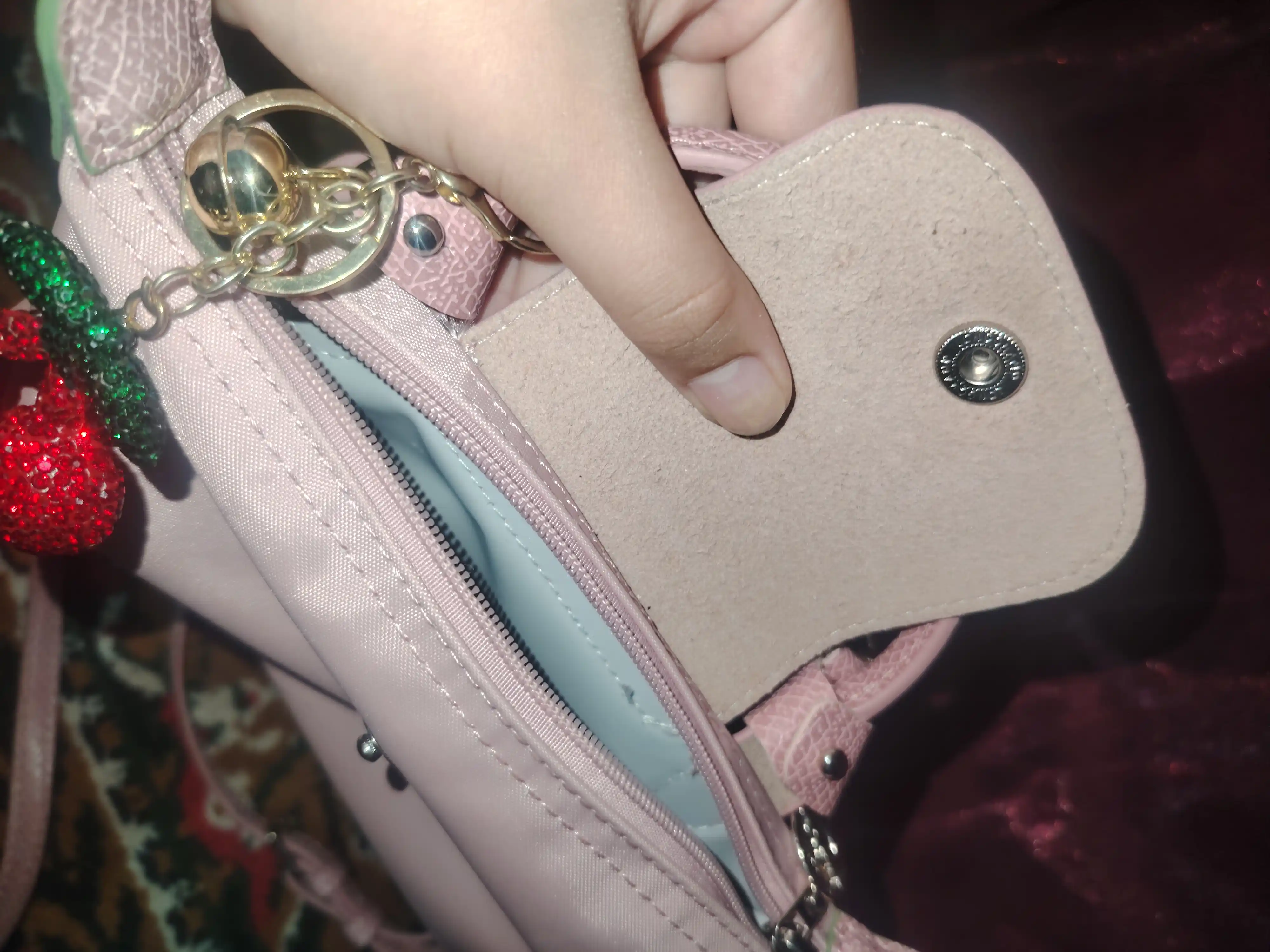 Ayollar sumkasi, mini Longchamp Le Pliage uslubida, yelkadan o‘tkazilgan ixcham