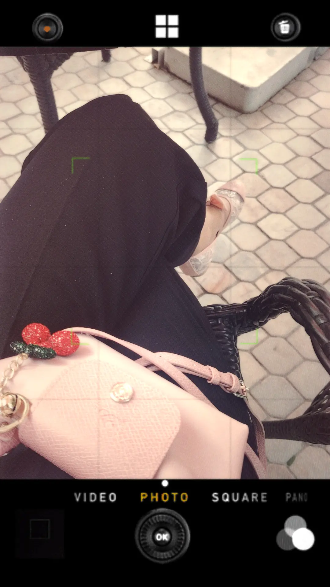 Ayollar sumkasi, mini Longchamp Le Pliage uslubida, yelkadan o‘tkazilgan ixcham