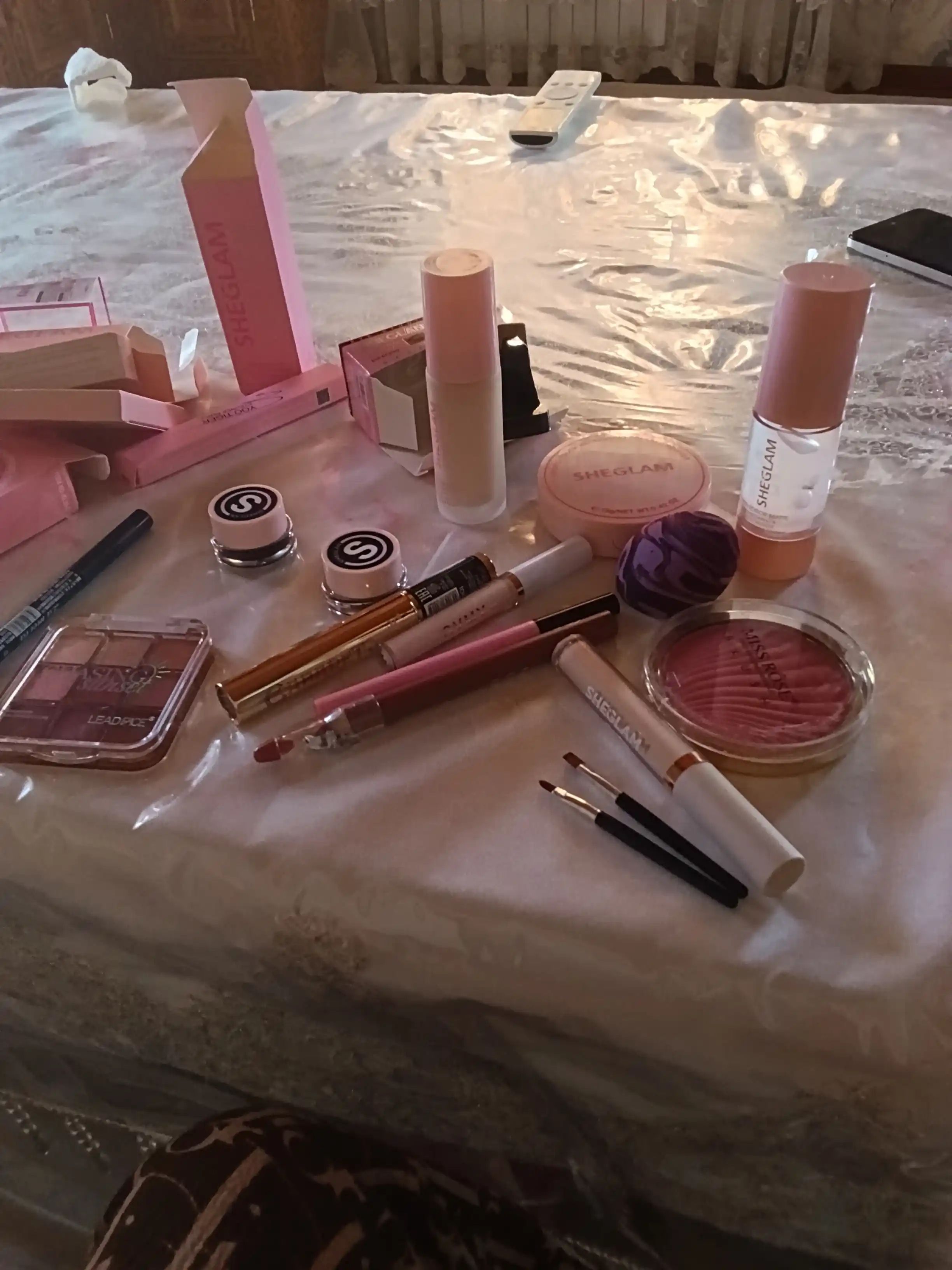 Набор косметики Sheglam — коллекция из более чем 15 средств