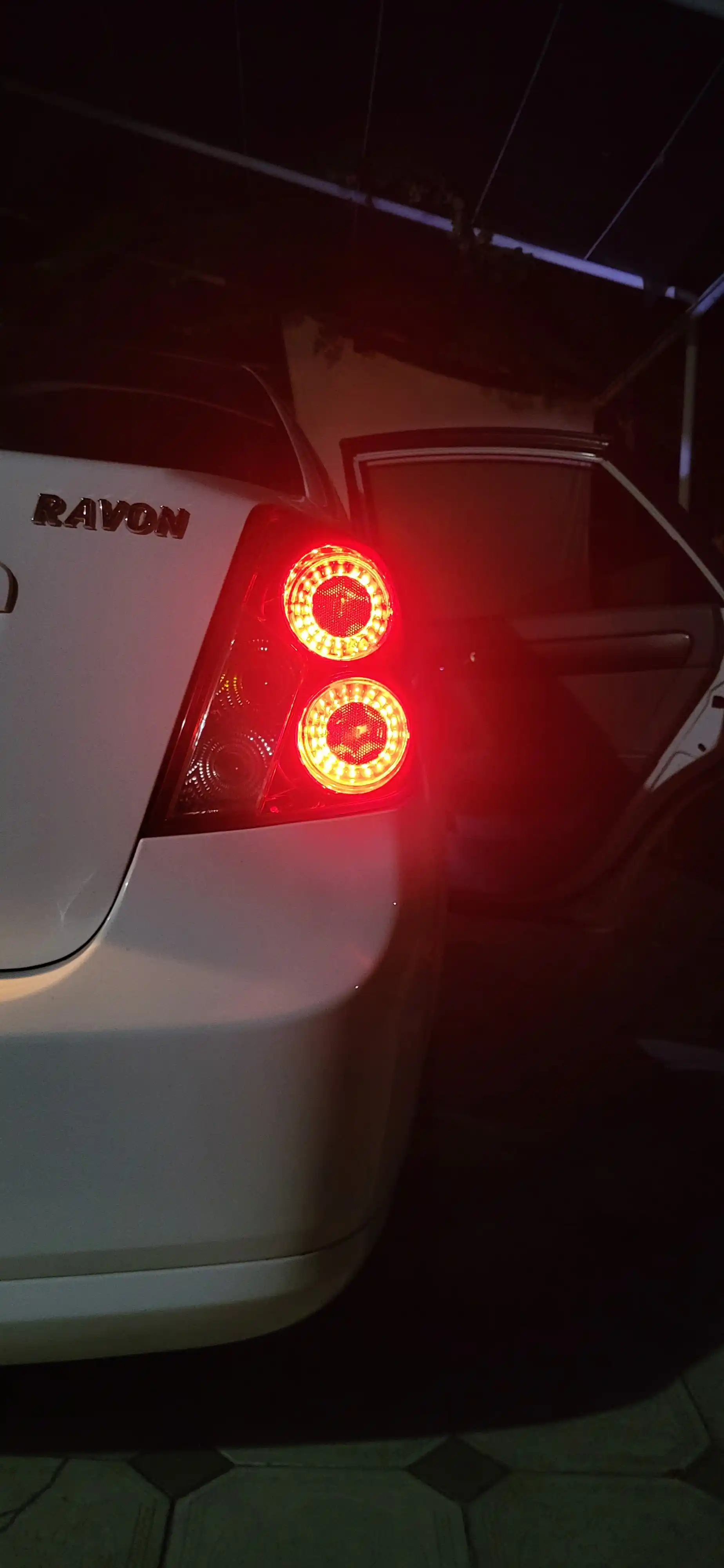 Moscow II, Parfumlangan suv Molecules Escentric 02 Sevaverek, erkaklar va ayollar