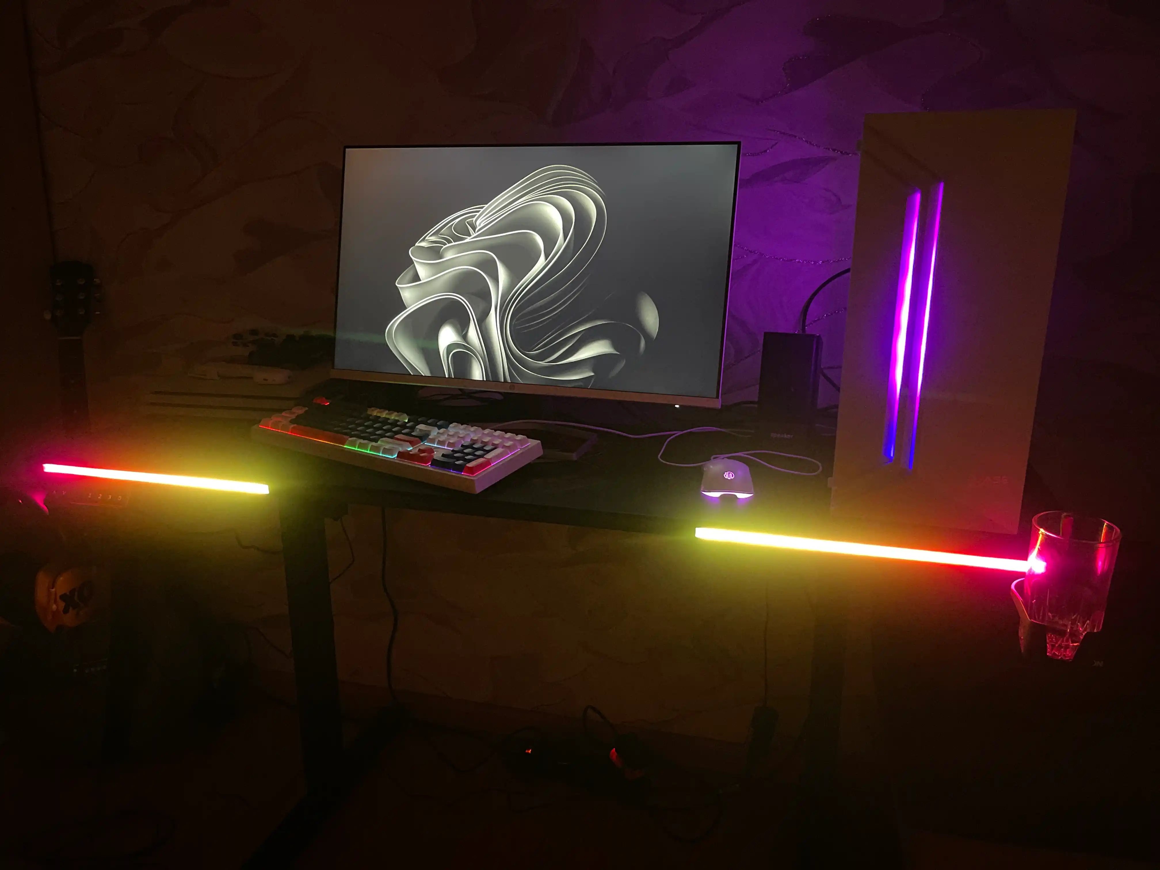 Elektron Geming Carbon stol 120–140 sm, RGB yoritishli zamonaviy gaming stol