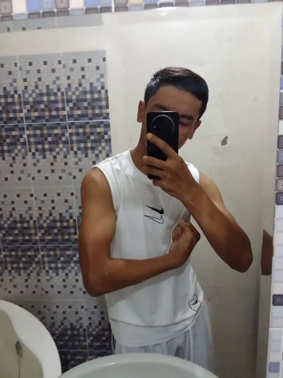 Erkaklar sport maykasi, erkin bichimli NEVER GIVE UP bosma naqshli yengsiz