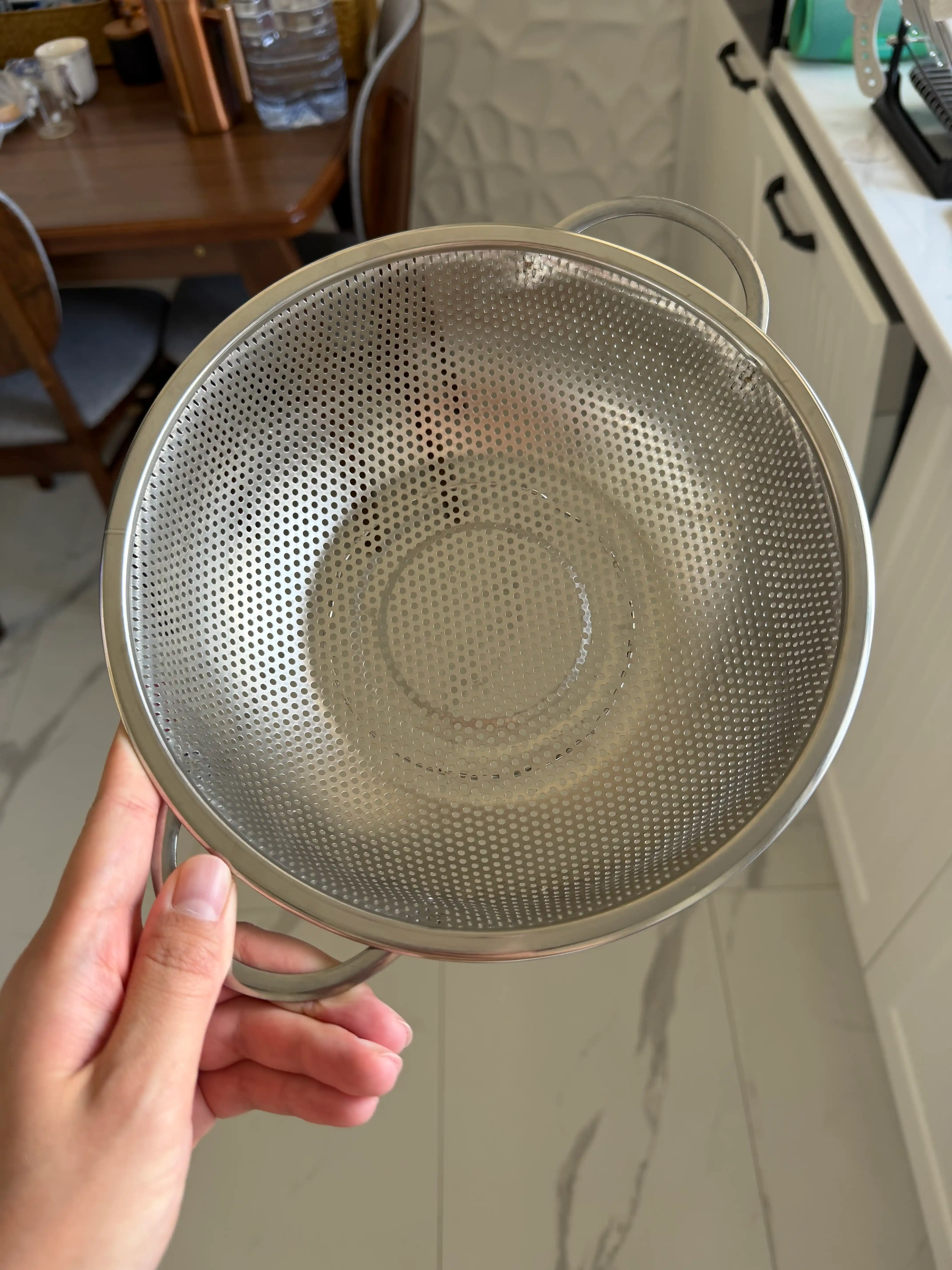 Zanglamaydigan po‘latdan tayyorlangan süzgichlar to‘plami, oltin rang