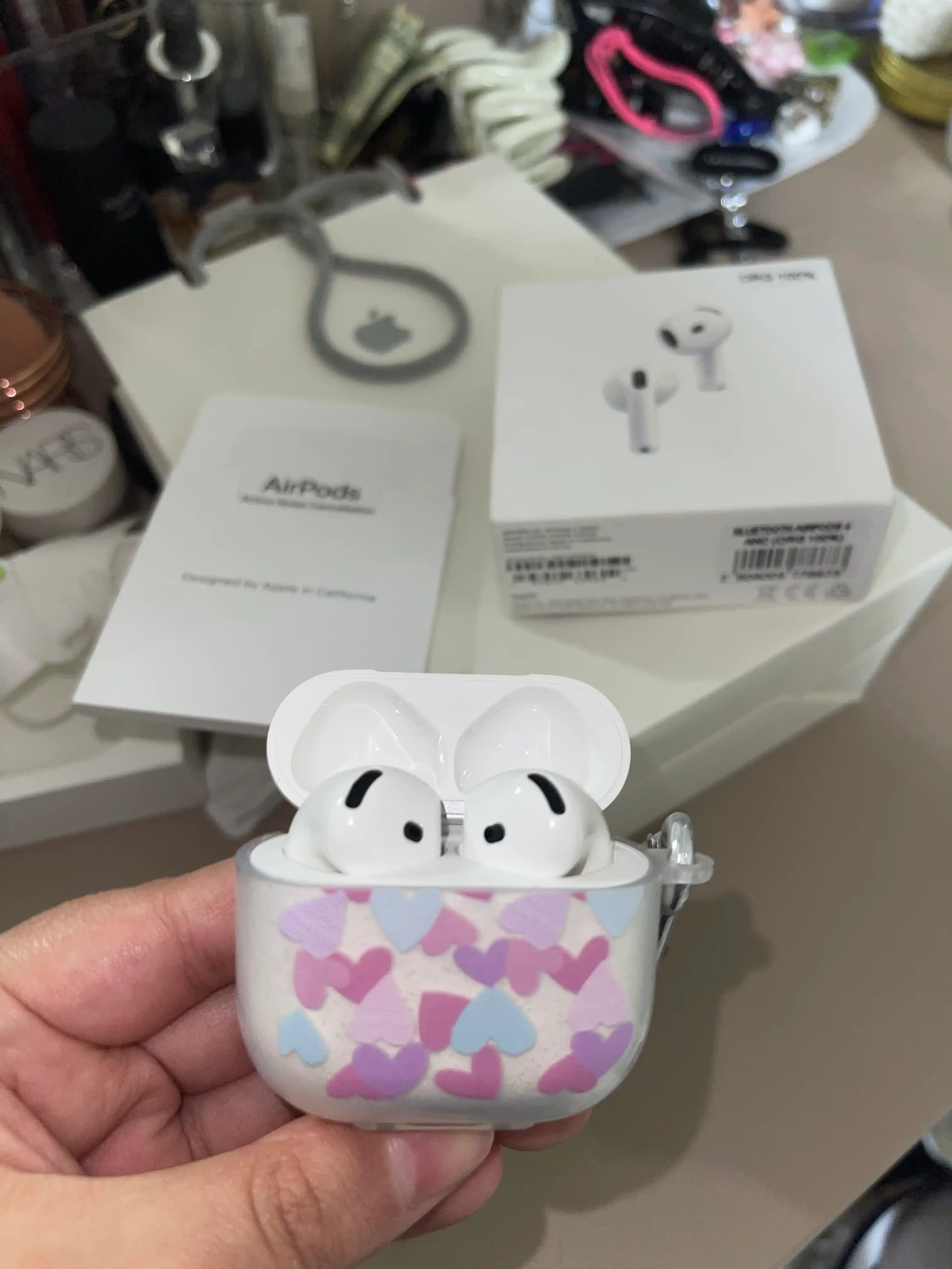 Apple AirPods 4 ANC simsiz quloqchinlari, Bluetooth, USB-C
