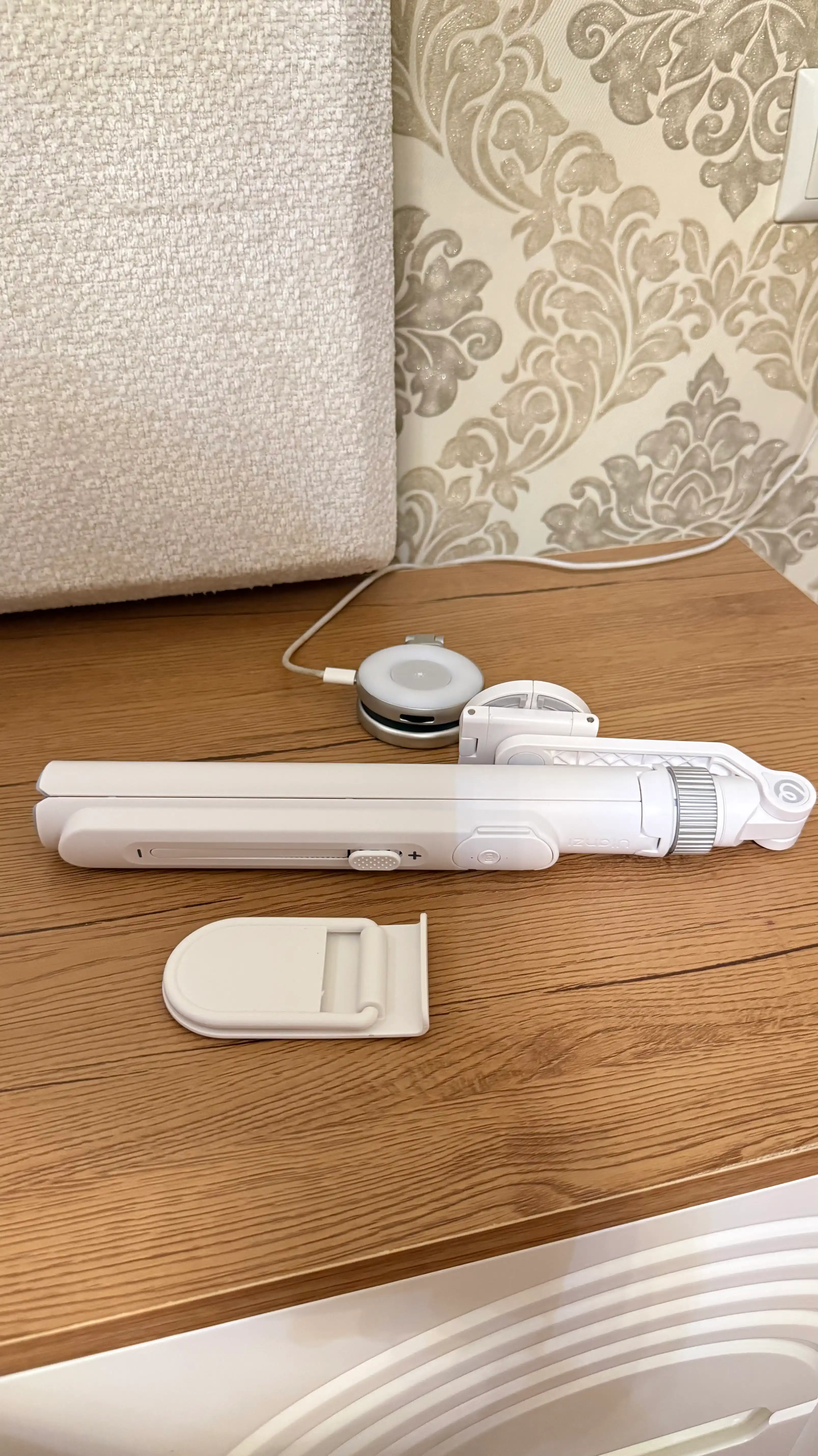 Ulanzi TT88 MagSafe — профессиональная 4-в-1 селфи-палка, с пультом и креплением Cold Shoe