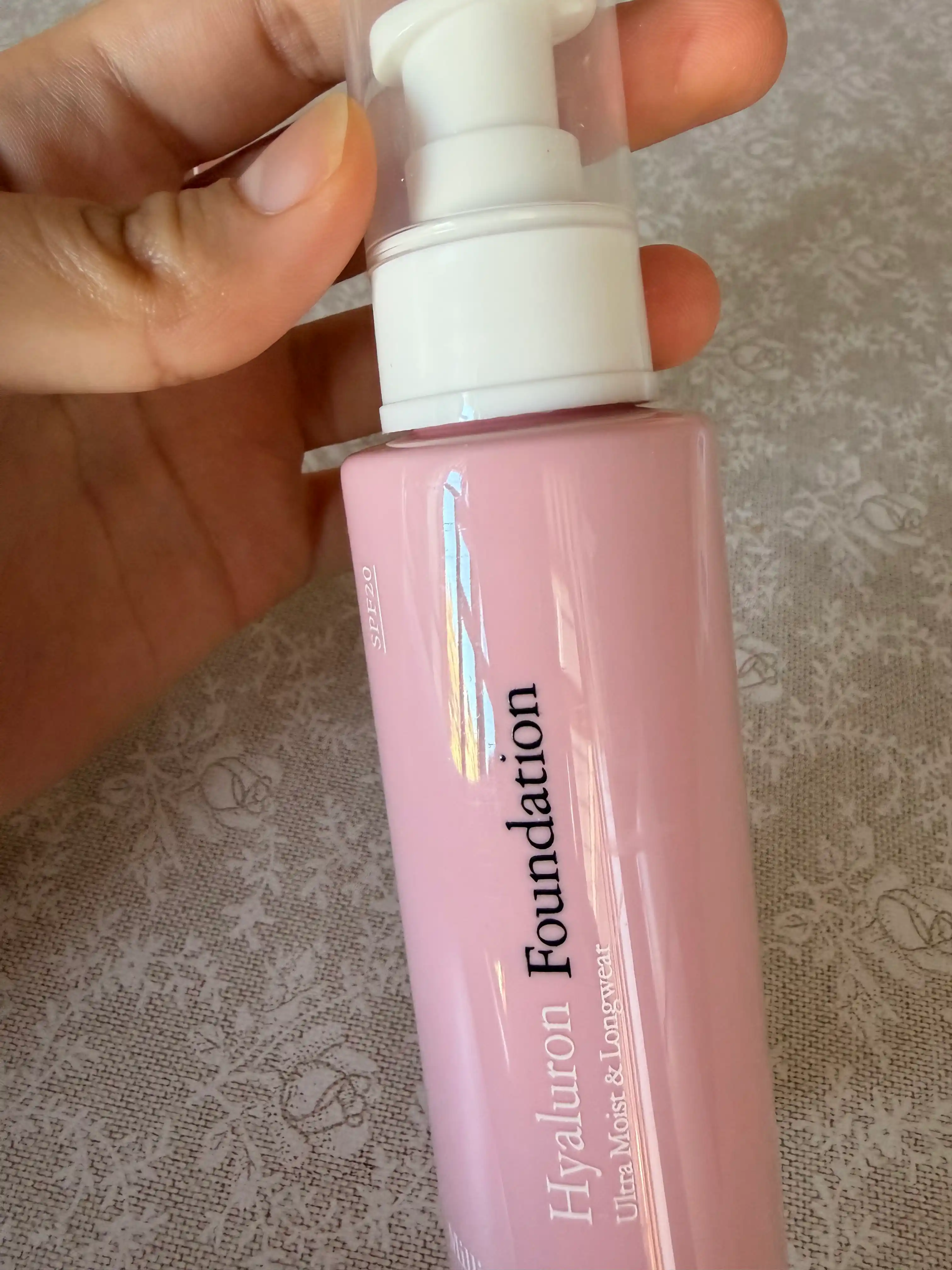Tonal kremi AMA Hyaluron Foundation