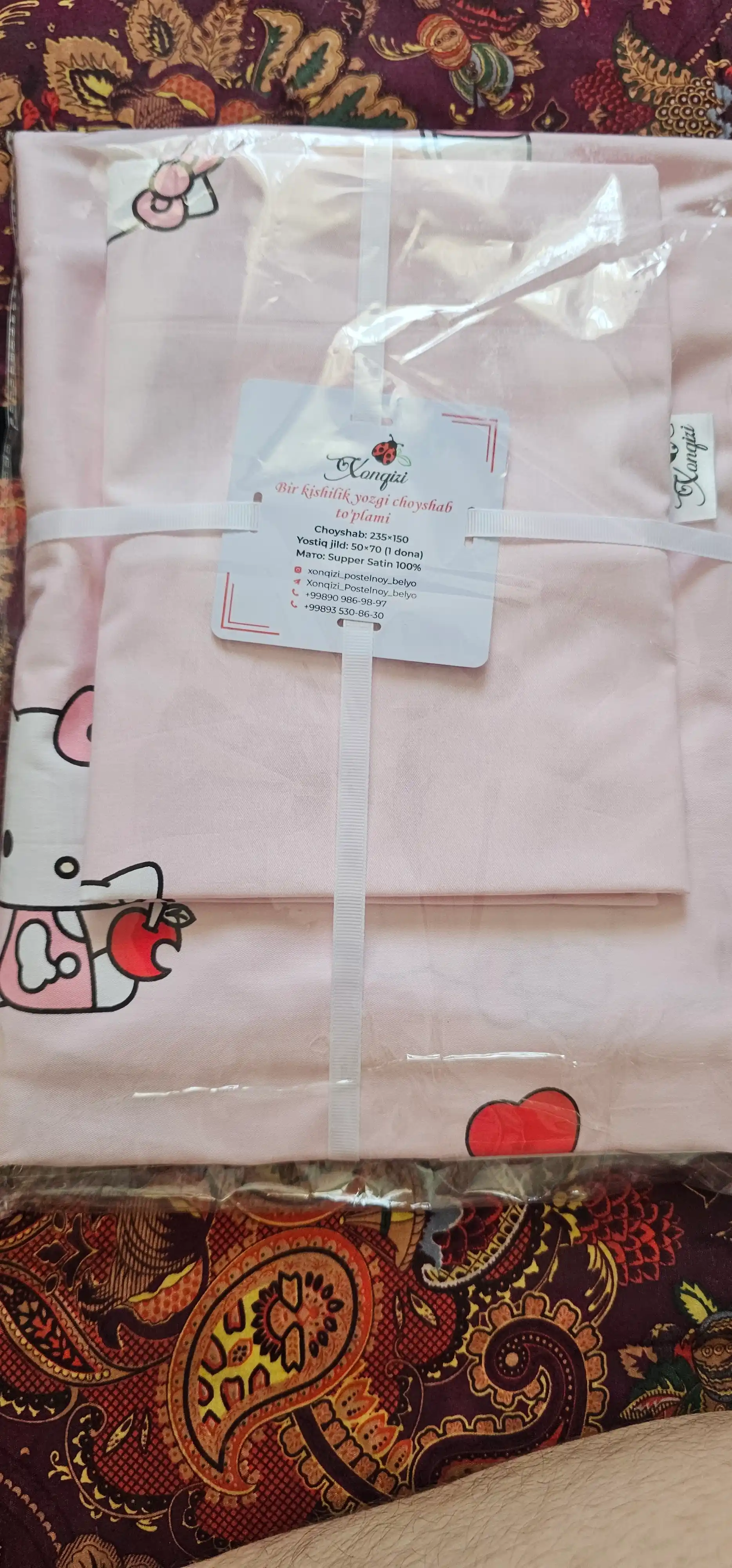 Super satindan tayyorlangan Hello Kitty bosma naqshli bir kishilik choyshab to‘plami