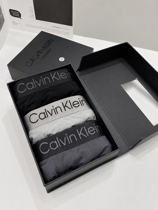 Erkaklar uchun Calvin Klein trusiklari, 1 va  3 dona to'plamda