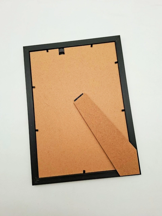 Focus Photo A4 foto ramka Oq, qora va bordo rang 21×29,7 sm, to'plamda 1 ta, uy ofis uchun