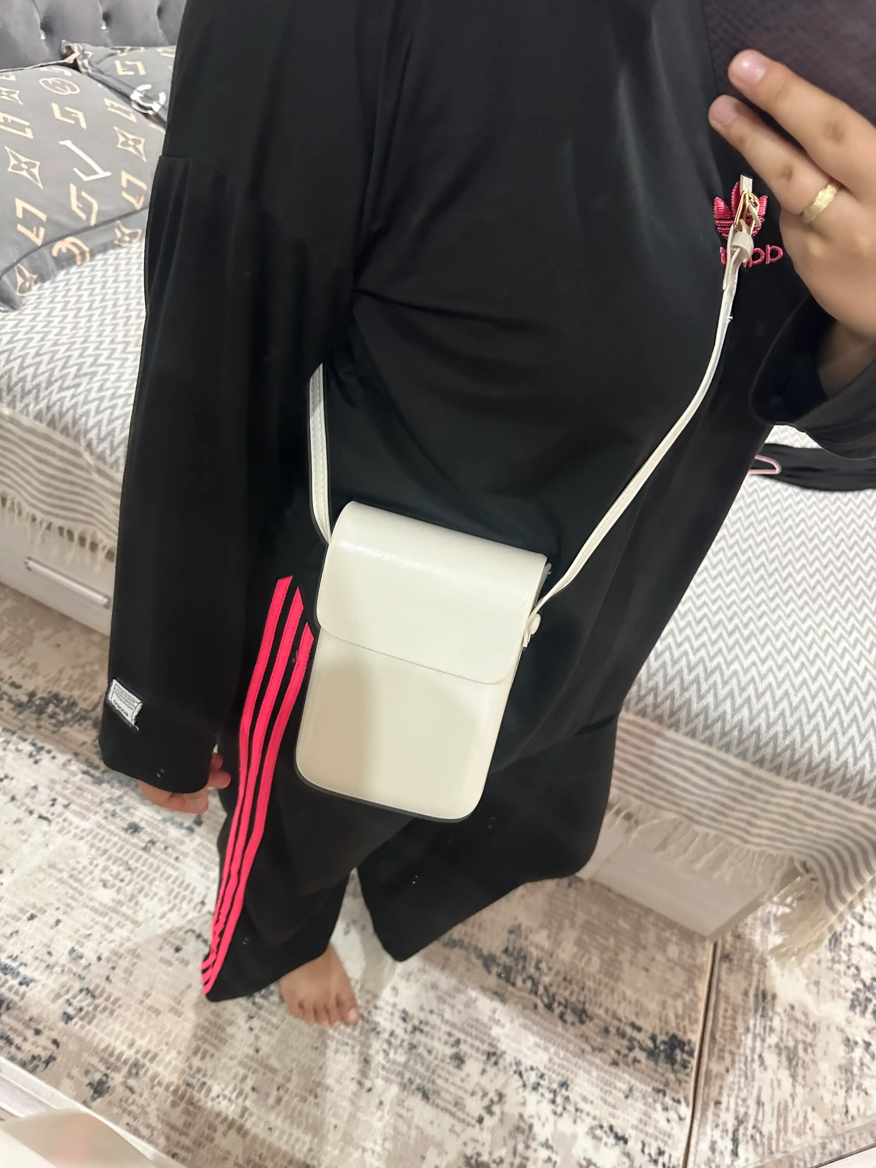 Ayollar mini sumkasi, telefon uchun krossbodi sumka, eko charm