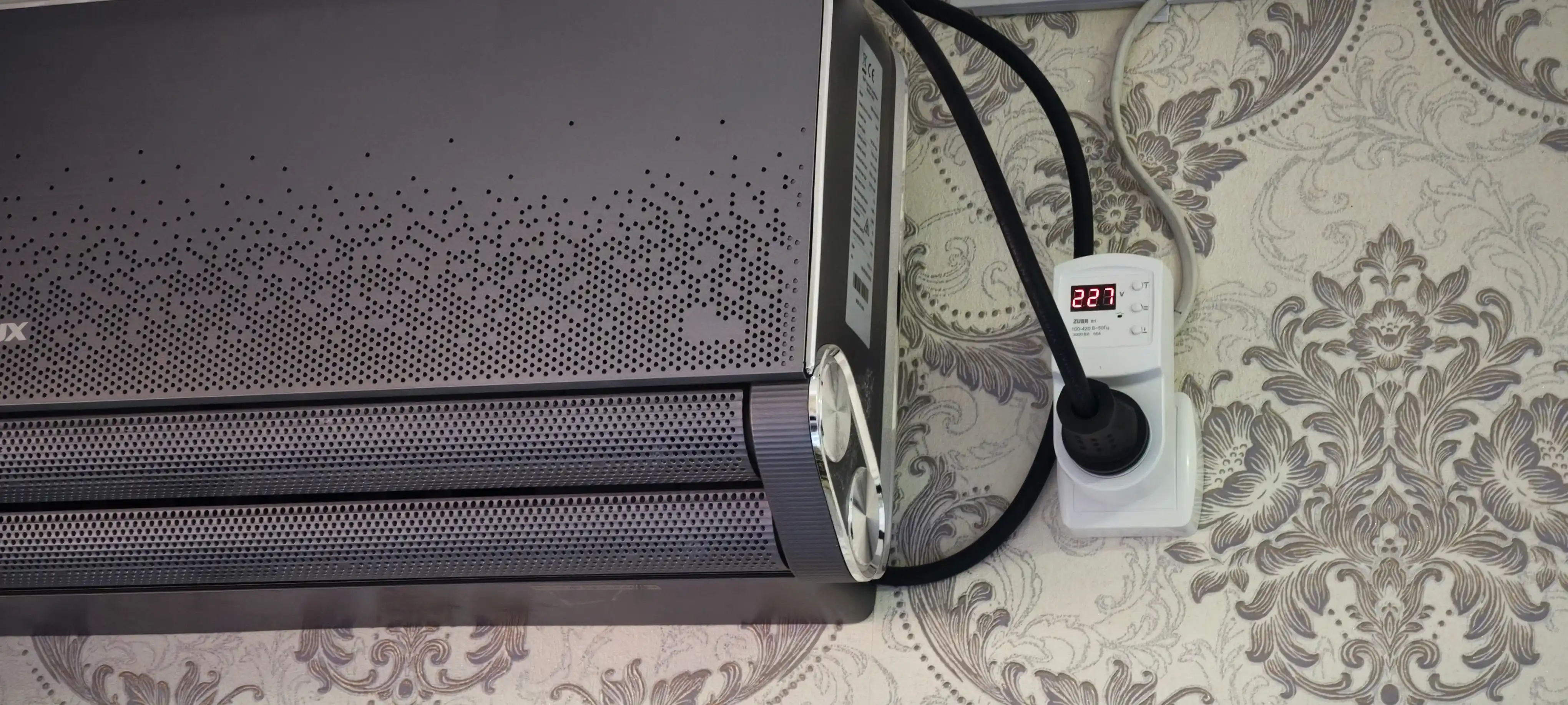 ZUBR R116y kuchlanishdan himoya rele, 16A 3kVA, rozetkali, maishiy texnika uchun
