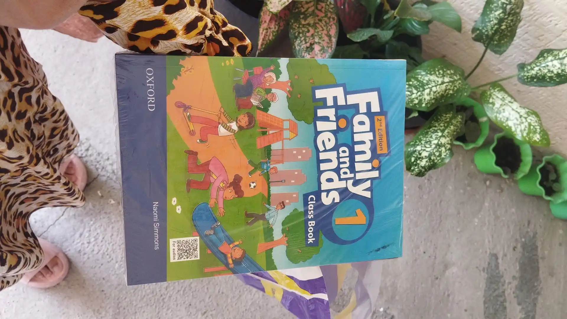 Family and Friends 1, 2 Class Book+Workbook Naomi Simmons 240x170