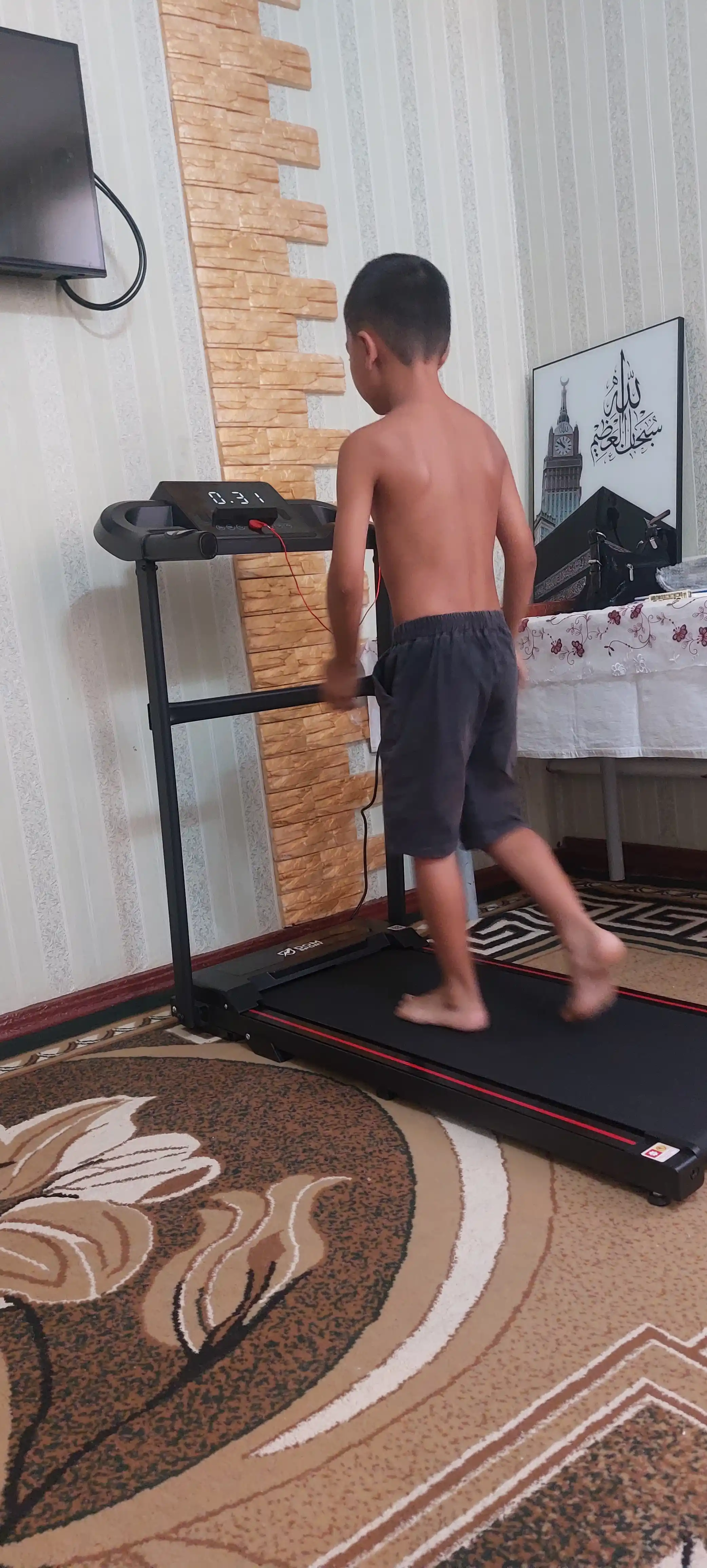 FIDGO uy uchun yugurish yo‘lagi, tezlikni boshqarish funksiyasi bilan