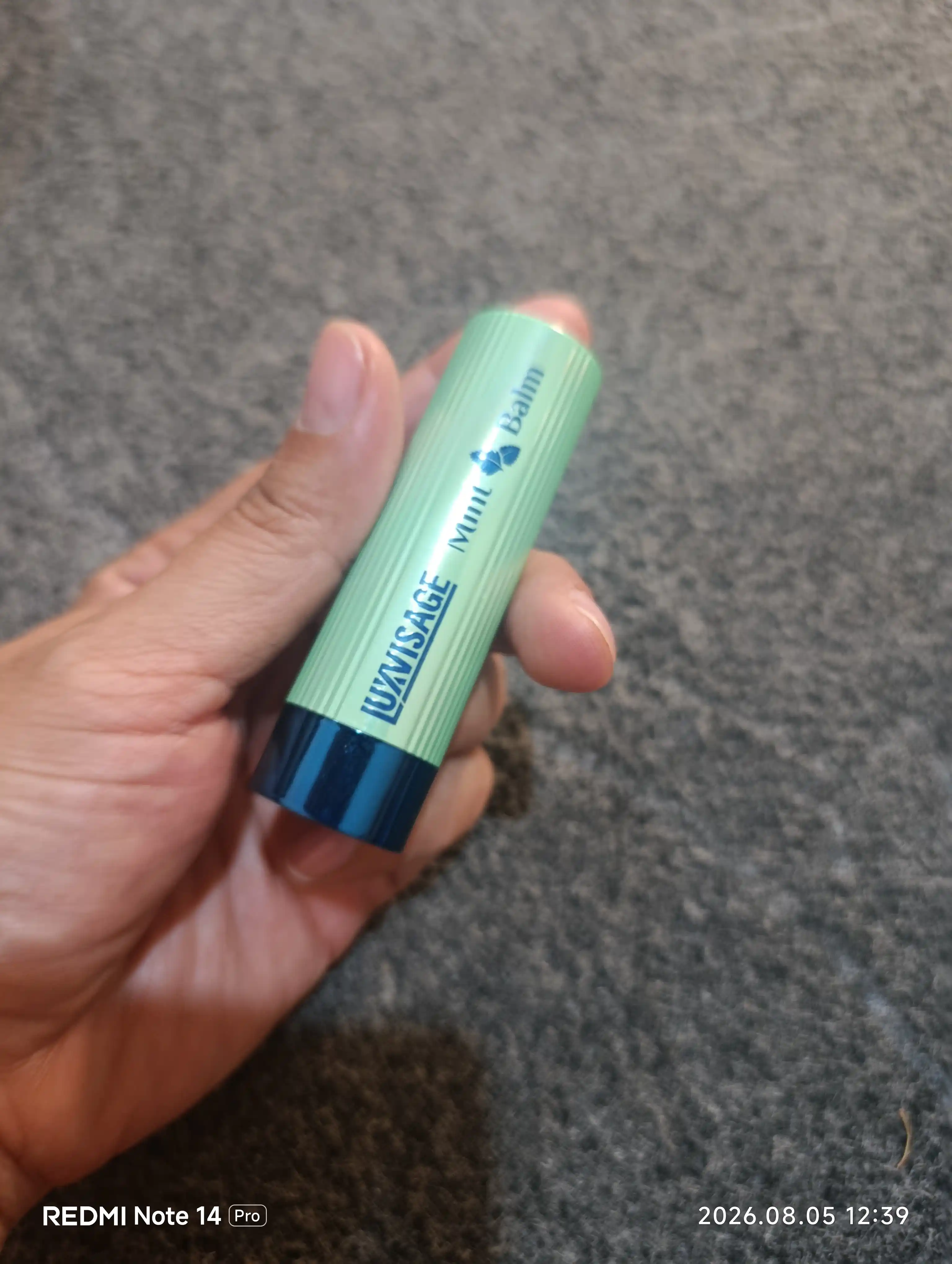 LUXVISAGE Mint Balm lab bo‘yog‘i-balzami, namlantiruvchi ta’sirga ega